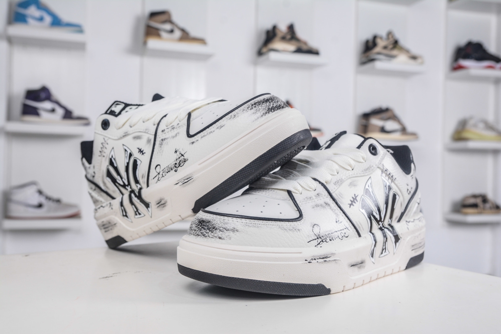 MLB Chunky Liner Graffiti Sneakers - Lightweight & Comfortable Fashion Shoes 5 cmp i1760628450048 5861 0 3