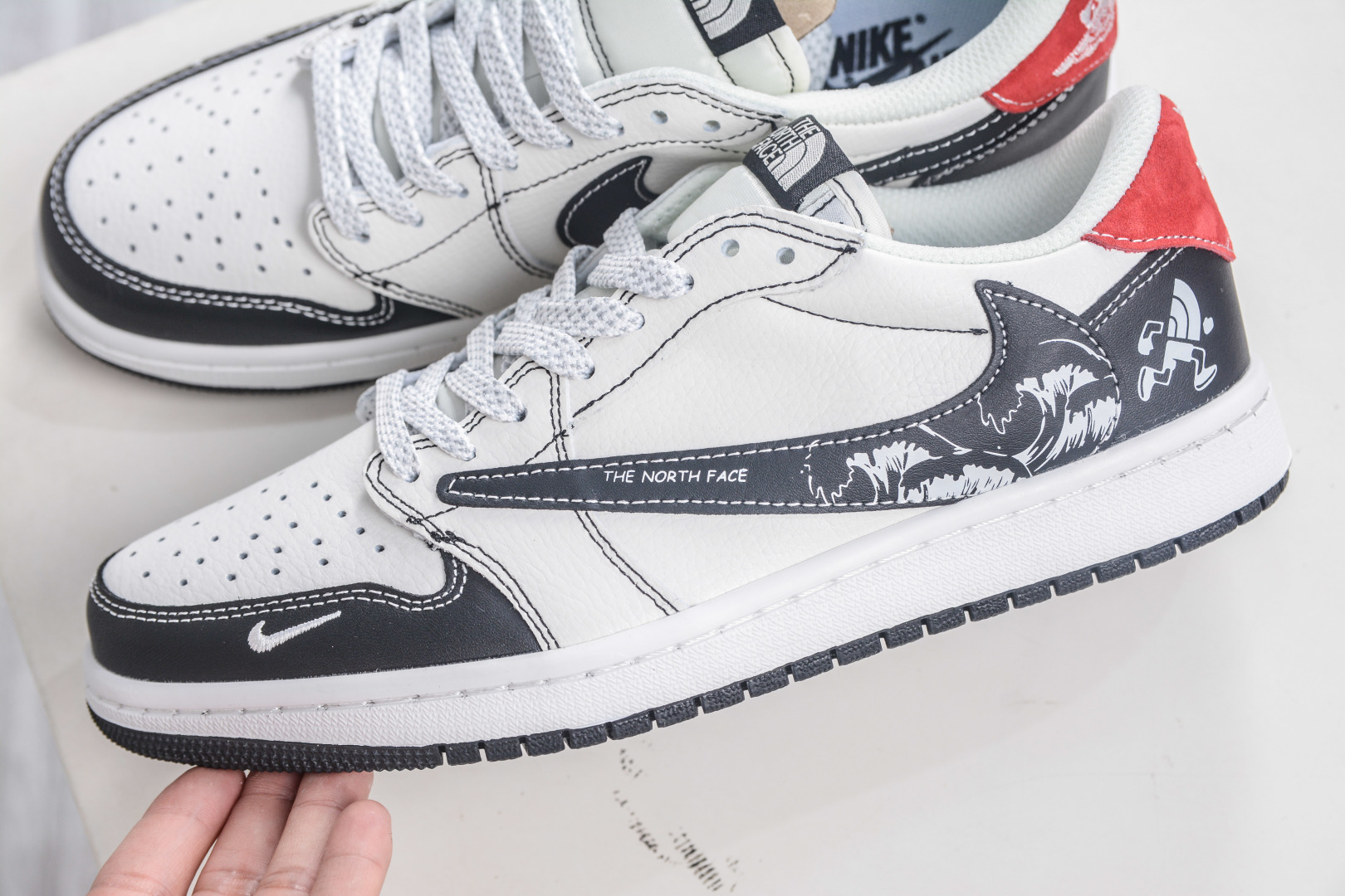 TS x Air Jordan 1 Retro Low x The North Face 北面联名-白黑涂鸦勾 DZ5899-028-High Quatity Cheap Brand wholesale wholesaler seller Clothes Bags handbags Sneakers Top Fashion Clothing Shoes from China Factory Chinese suppliers best Quality Beautiful Price TS x Air Jordan 1 Retro Low x The North Face 北面联名-白黑涂鸦勾 DZ5899-028