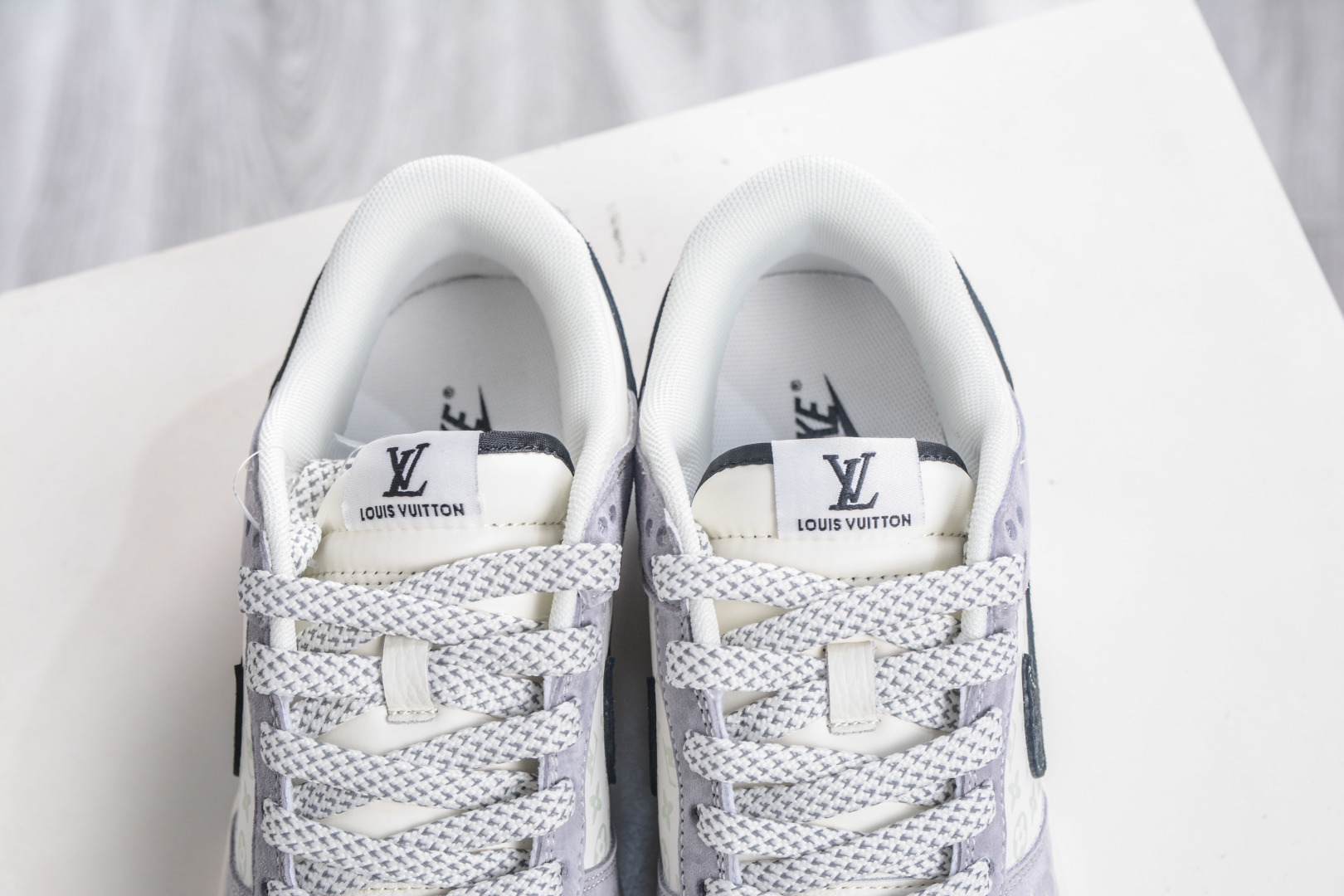 Nike SB Dunk Low x Louis Vuitton LV联名-白灰黑勾 CX5050-Y18