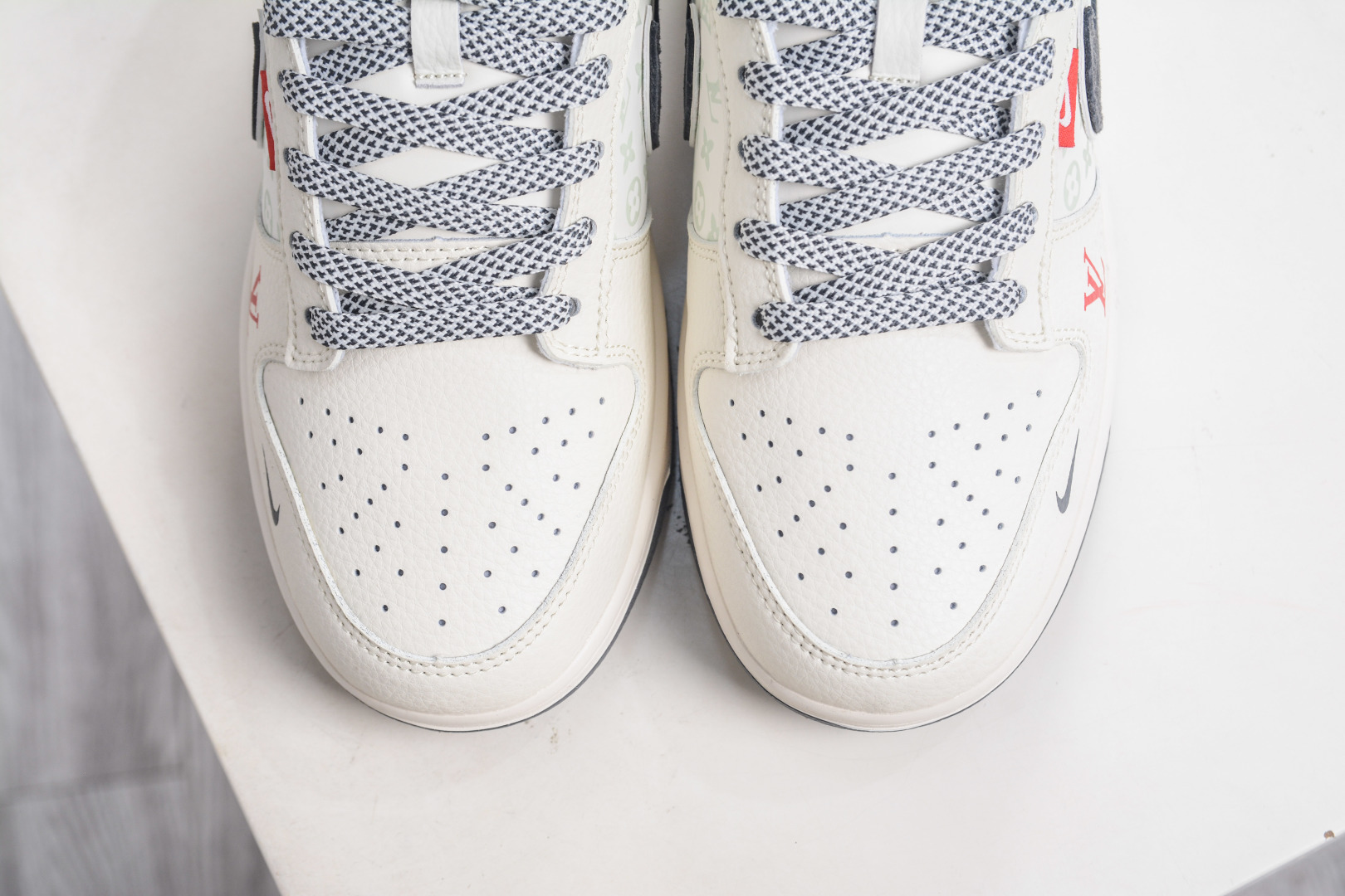 Nike SB Dunk Low x Louis Vuitton Cream/Grey, Top-Tier Quality, Best Price 9 cmp i1760628728674 1907 0 8