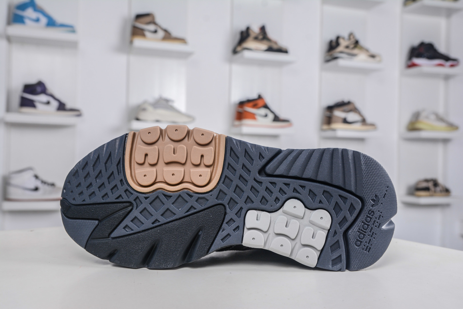 AD originals Nite Jogger Pride 夜行者减震耐磨低帮反光复古休闲百搭运动跑鞋 GY0159-High Quatity Cheap Brand wholesale wholesaler seller Clothes Bags handbags Sneakers Top Fashion Clothing Shoes from China Factory Chinese suppliers best Quality Beautiful Price AD originals Nite Jogger Pride 夜行者减震耐磨低帮反光复古休闲百搭运动跑鞋 GY0159