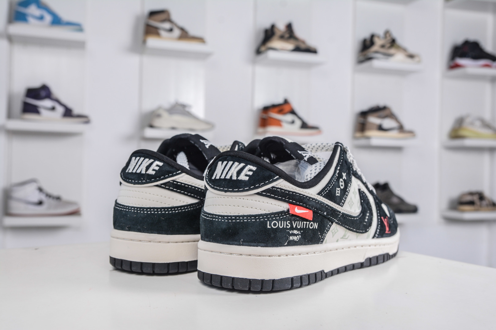 Nike SB Dunk Low x Louis Vuitton Black/White: Premium Quality Sneaker 7 cmp i1760717470041 8722 0 5
