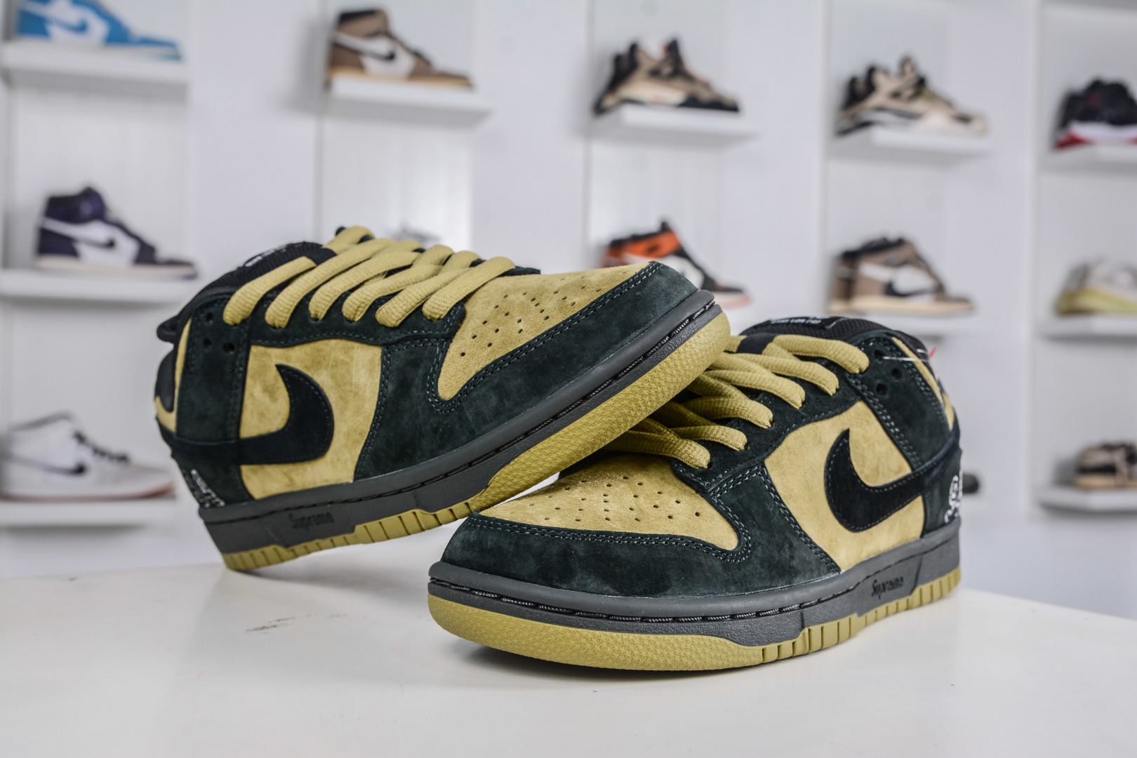Supreme x Nike SB Dunk Low 'Black/Yellow' Collaboration Sneakers 4 cmp i1760718141527 7258 0 3
