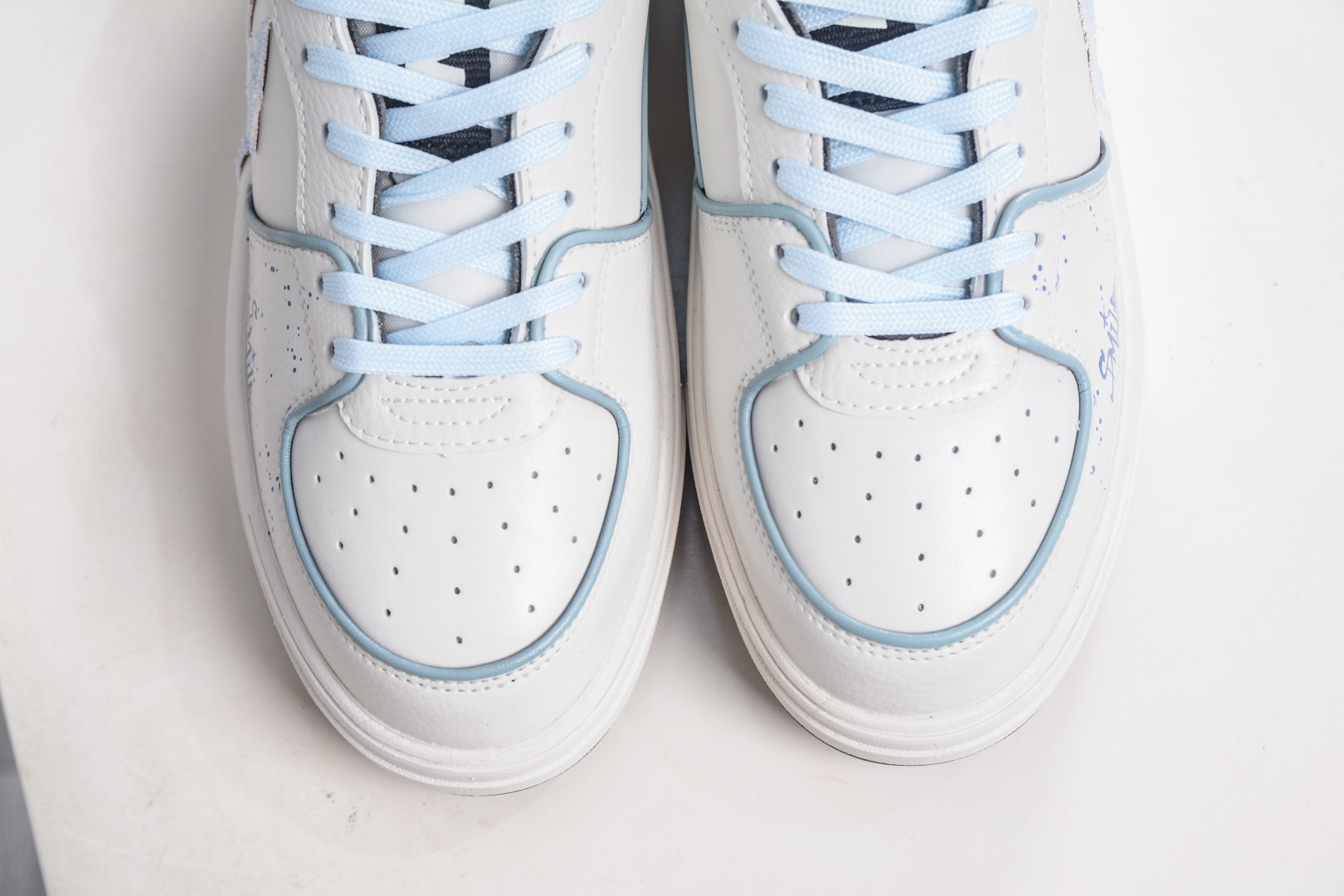 MLB Chunky Liner 万花弄 蓝迹 涂鸦定制配色学长鞋。 3ASXCA12N 50WHS-High Quatity Cheap Brand wholesale wholesaler seller Clothes Bags handbags Sneakers Top Fashion Clothing Shoes from China Factory Chinese suppliers best Quality Beautiful Price MLB Chunky Liner 万花弄 蓝迹 涂鸦定制配色学长鞋。 3ASXCA12N 50WHS