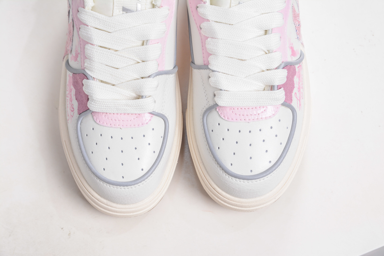 MLB Chunky Liner 万花弄 恋 涂鸦定制配色学长鞋系列低帮老爹风轻量增高厚底百搭休闲运动慢跑鞋 3ASXCA12N 50WHS-High Quatity Cheap Brand wholesale wholesaler seller Clothes Bags handbags Sneakers Top Fashion Clothing Shoes from China Factory Chinese suppliers best Quality Beautiful Price MLB Chunky Liner 万花弄 恋 涂鸦定制配色学长鞋系列低帮老爹风轻量增高厚底百搭休闲运动慢跑鞋 3ASXCA12N 50WHS