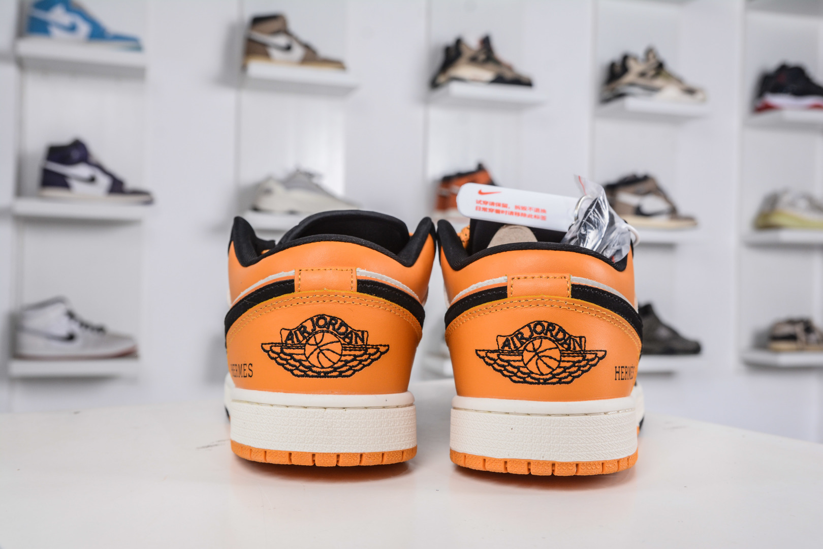 Air Jordan 1 Retro Low x HERMES 爱马仕联名-白黑黄 LJ8888-004-High Quatity Cheap Brand wholesale wholesaler seller Clothes Bags handbags Sneakers Top Fashion Clothing Shoes from China Factory Chinese suppliers best Quality Beautiful Price Air Jordan 1 Retro Low x HERMES 爱马仕联名-白黑黄 LJ8888-004
