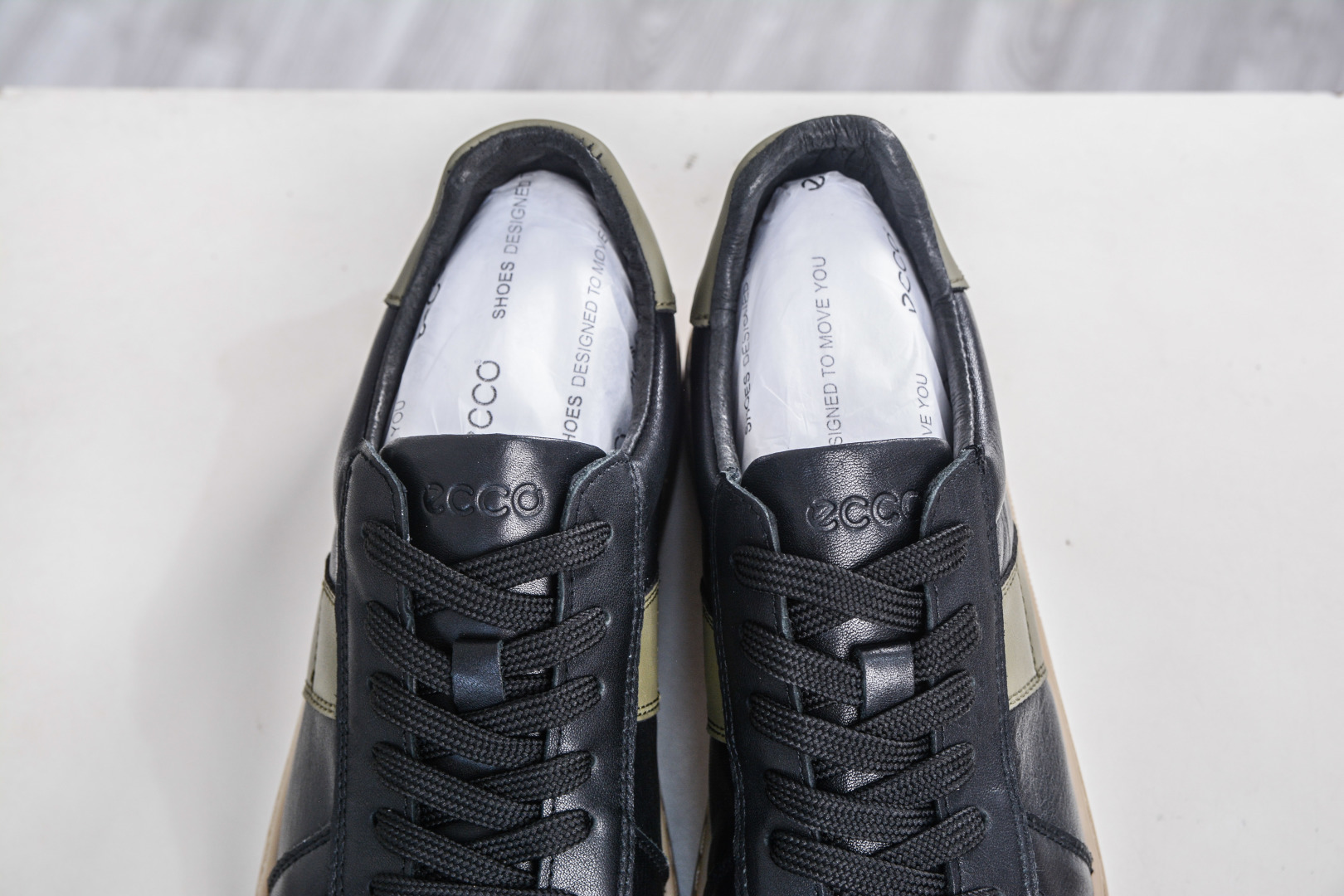 ECCO爱步休闲鞋秋 25年新款时尚德训鞋 经典百搭板鞋 632521-01-High Quatity Cheap Brand wholesale wholesaler seller Clothes Bags handbags Sneakers Top Fashion Clothing Shoes from China Factory Chinese suppliers best Quality Beautiful Price ECCO爱步休闲鞋秋 25年新款时尚德训鞋 经典百搭板鞋 632521-01