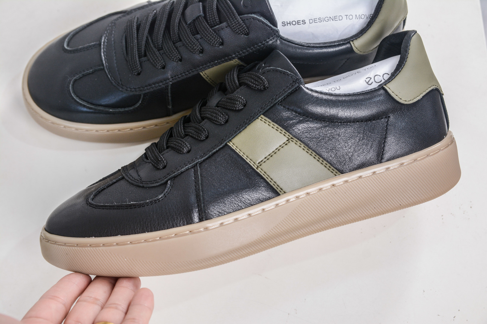 ECCO爱步休闲鞋秋 25年新款时尚德训鞋 经典百搭板鞋 632521-01-High Quatity Cheap Brand wholesale wholesaler seller Clothes Bags handbags Sneakers Top Fashion Clothing Shoes from China Factory Chinese suppliers best Quality Beautiful Price ECCO爱步休闲鞋秋 25年新款时尚德训鞋 经典百搭板鞋 632521-01