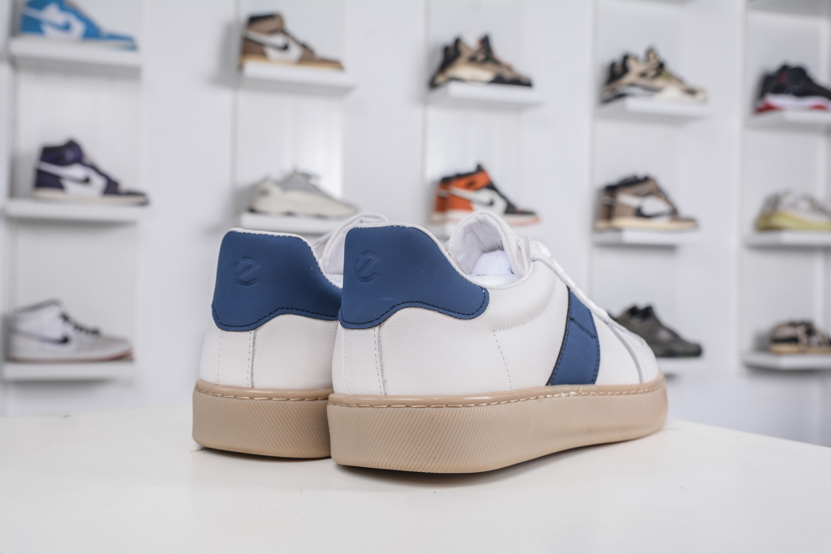 ECCO爱步休闲鞋秋 25年新款时尚德训鞋 经典百搭板鞋 632521-010-High Quatity Cheap Brand wholesale wholesaler seller Clothes Bags handbags Sneakers Top Fashion Clothing Shoes from China Factory Chinese suppliers best Quality Beautiful Price ECCO爱步休闲鞋秋 25年新款时尚德训鞋 经典百搭板鞋 632521-010