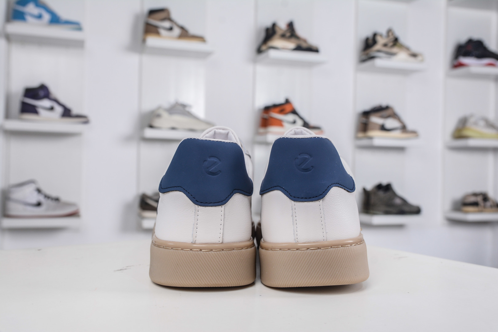 ECCO爱步休闲鞋秋 25年新款时尚德训鞋 经典百搭板鞋 632521-010-High Quatity Cheap Brand wholesale wholesaler seller Clothes Bags handbags Sneakers Top Fashion Clothing Shoes from China Factory Chinese suppliers best Quality Beautiful Price ECCO爱步休闲鞋秋 25年新款时尚德训鞋 经典百搭板鞋 632521-010