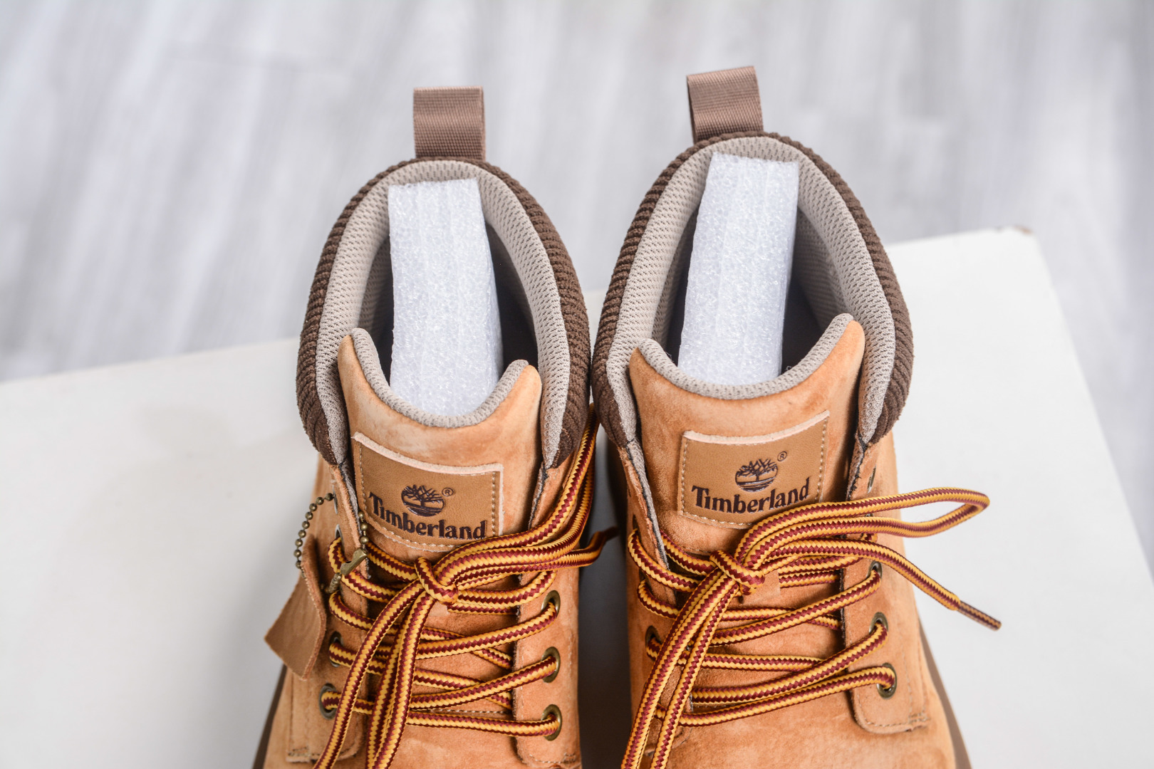 Timberland添柏岚/天伯伦 户外高帮休闲大黄靴系列 TB10038 LT BROWN