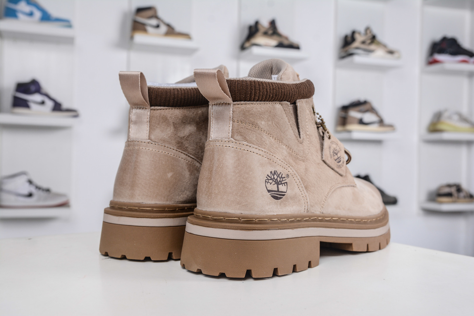 Timberland添柏岚/天伯伦 户外高帮休闲大黄靴系列 TB1003- KHAKI-High Quatity Cheap Brand wholesale wholesaler seller Clothes Bags handbags Sneakers Top Fashion Clothing Shoes from China Factory Chinese suppliers best Quality Beautiful Price Timberland添柏岚/天伯伦 户外高帮休闲大黄靴系列 TB1003- KHAKI
