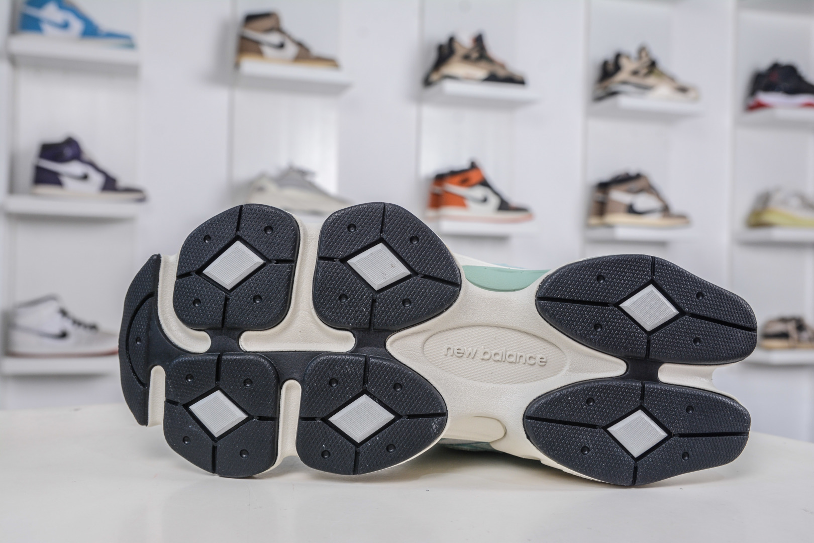 AY版纯原 New Balance NB9060系列 新百伦绒面革网布经典百搭防滑耐磨透气低帮生活休闲鞋 U9060FG-High Quatity Cheap Brand wholesale wholesaler seller Clothes Bags handbags Sneakers Top Fashion Clothing Shoes from China Factory Chinese suppliers best Quality Beautiful Price AY版纯原 New Balance NB9060系列 新百伦绒面革网布经典百搭防滑耐磨透气低帮生活休闲鞋 U9060FG