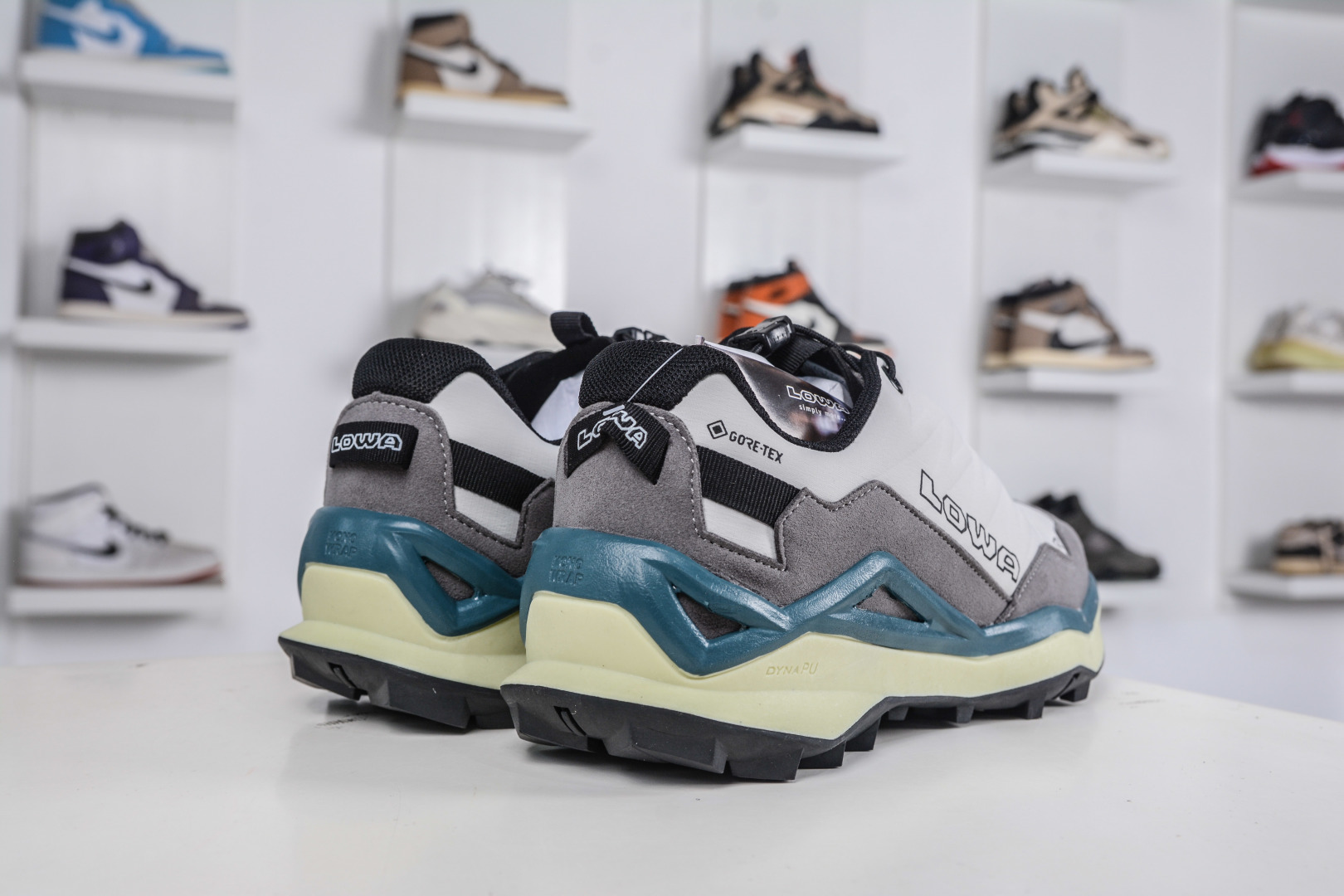 Lowa Men's Explorer II GTX Low Hiking Shoes Waterproof Breathable Durable 6 cmp i1760886350711 2128 0 5