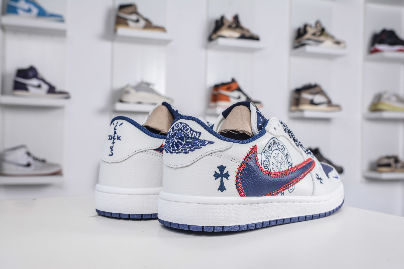 TS x Air Jordan x Chrome Hearts AJ1 Low 倒钩低帮联名克罗心-白黑红缝线勾 DZ5899-030