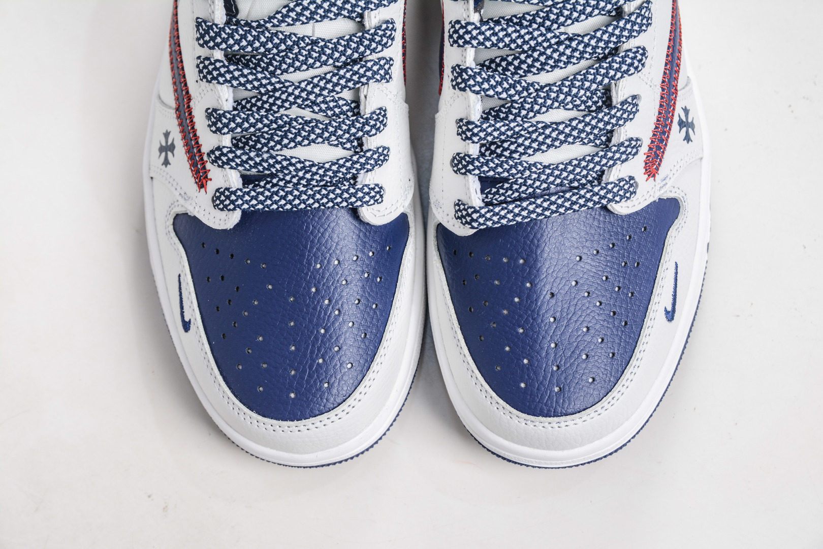 TS x Air Jordan x Chrome Hearts AJ1 Low 倒钩低帮联名克罗心-白黑红缝线勾 DZ5899-030