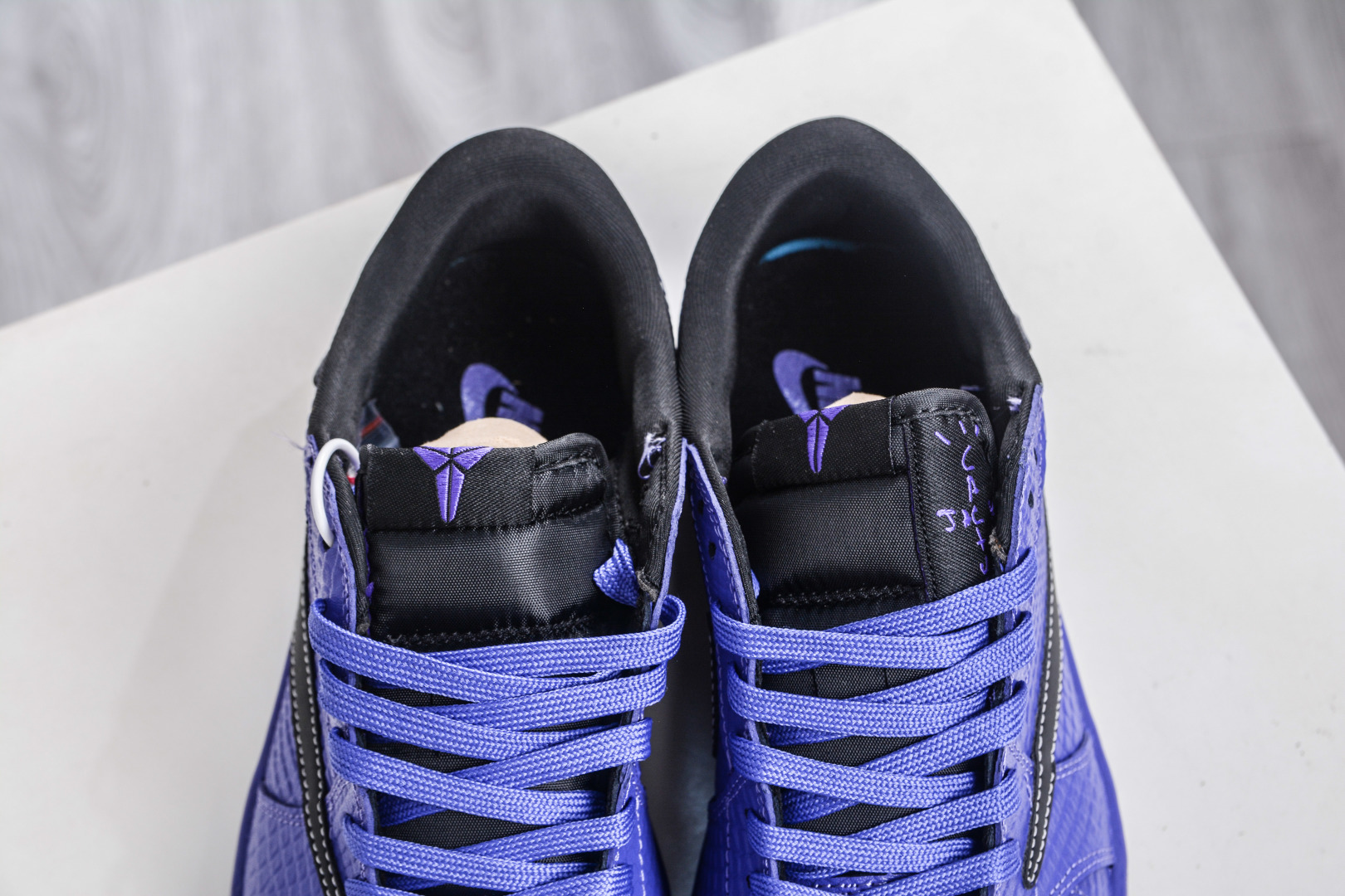 TS x Air Jordan x 科比限定 AJ1 Low 倒钩低帮联名科比-紫黑 LD2028-038