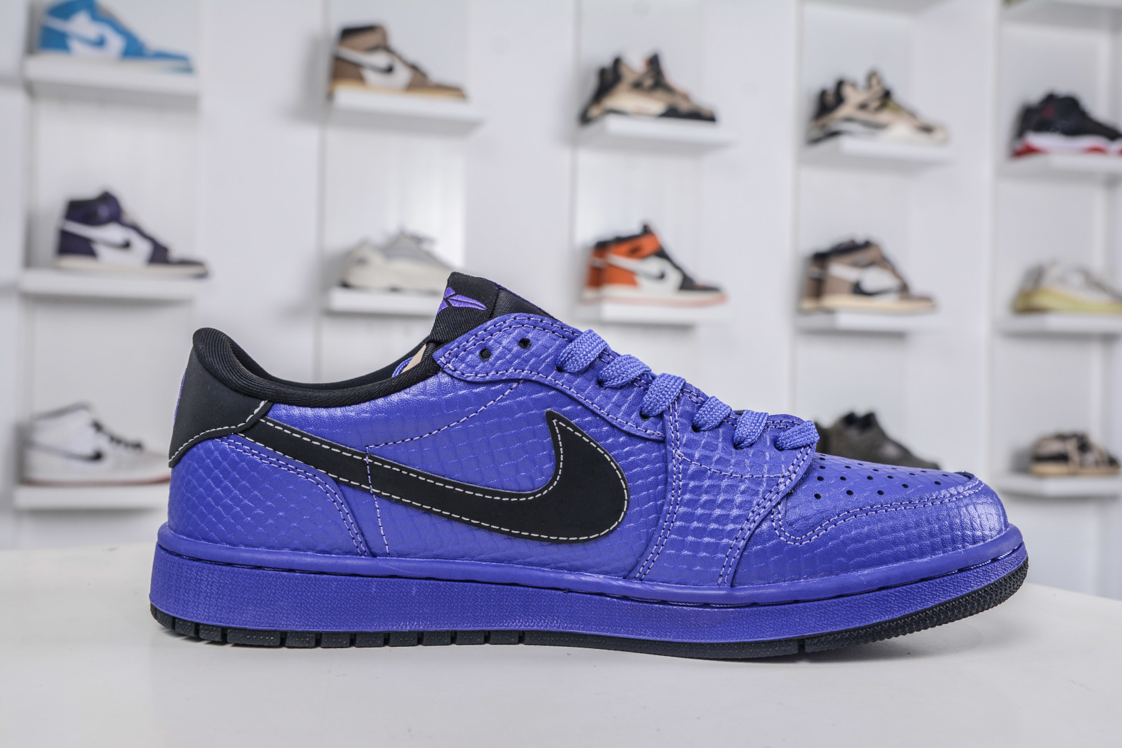 TS x Air Jordan x 科比限定 AJ1 Low 倒钩低帮联名科比-紫黑 LD2028-038