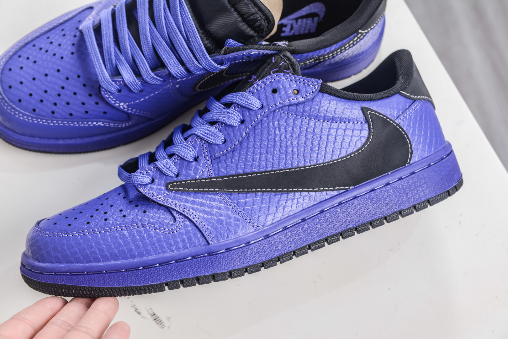 TS x Air Jordan x 科比限定 AJ1 Low 倒钩低帮联名科比-紫黑 LD2028-038