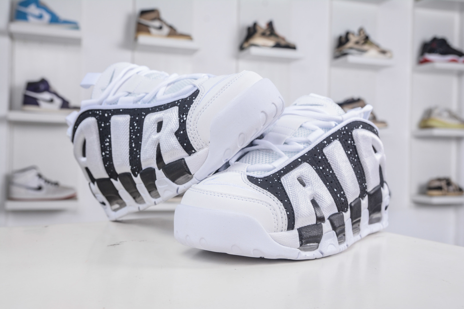 Nike Air More Uptempo Low 白黑 FZ3055-100