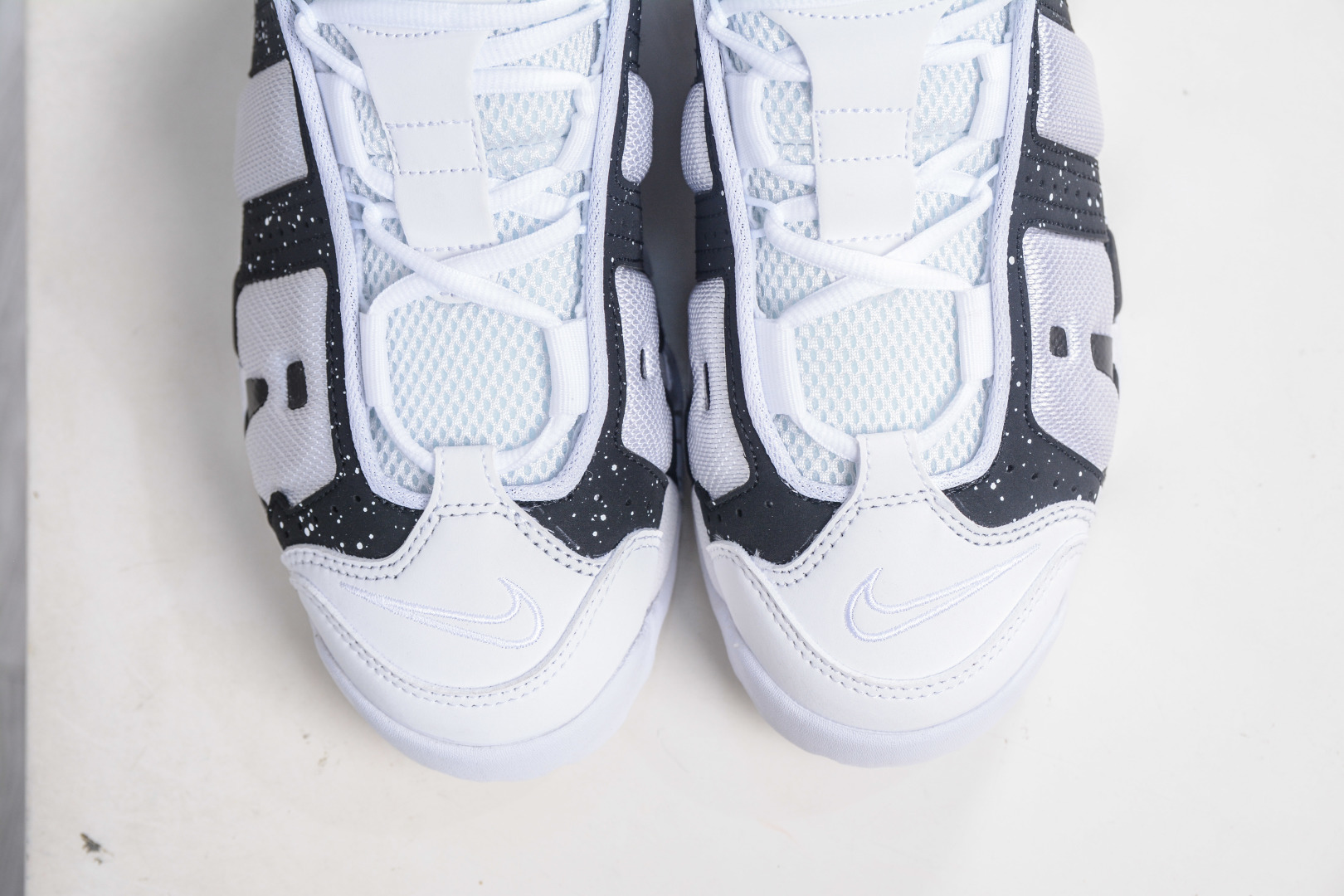 Nike Air More Uptempo Low 白黑 FZ3055-100