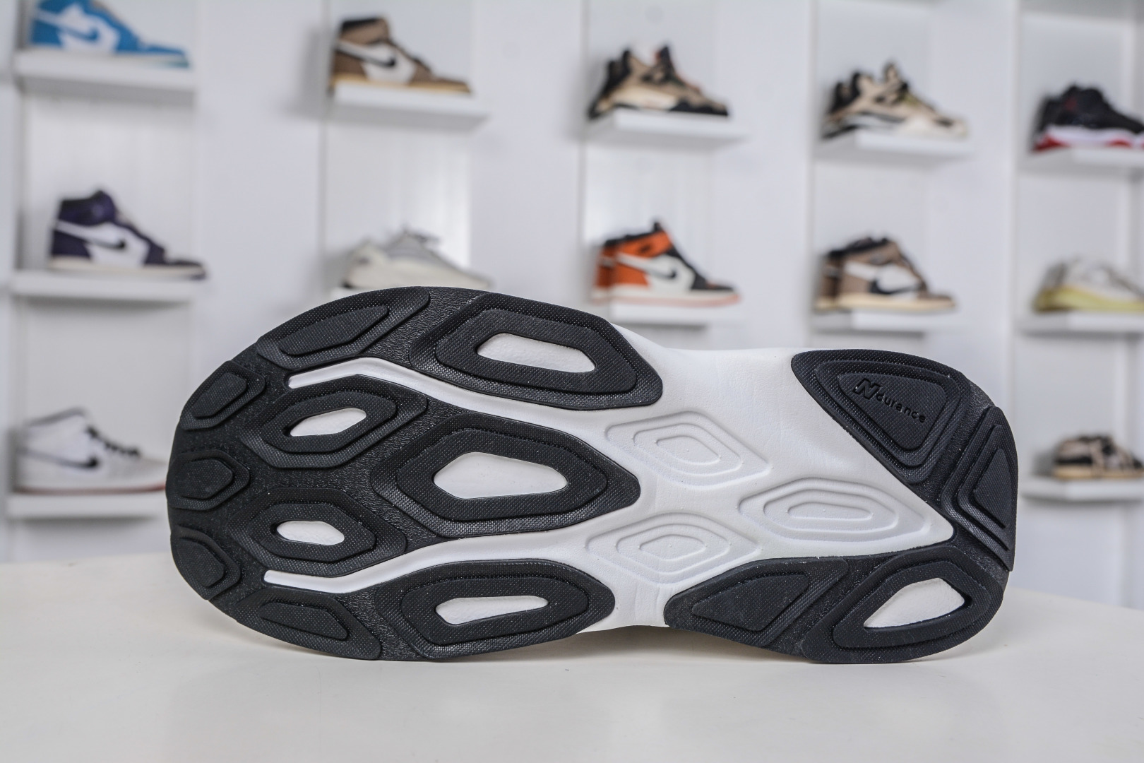 200 New Balance Fresh Foam X More v6 厚底网布织物减震舒适越野跑步鞋 MMOR68C