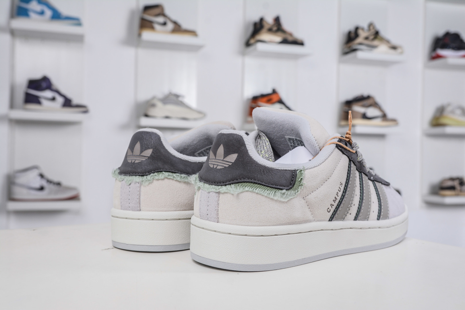 150 Adidas Originals Campus 00s 百搭单品学院系列面包风经典复古低帮百搭休闲运动板鞋 JR0106