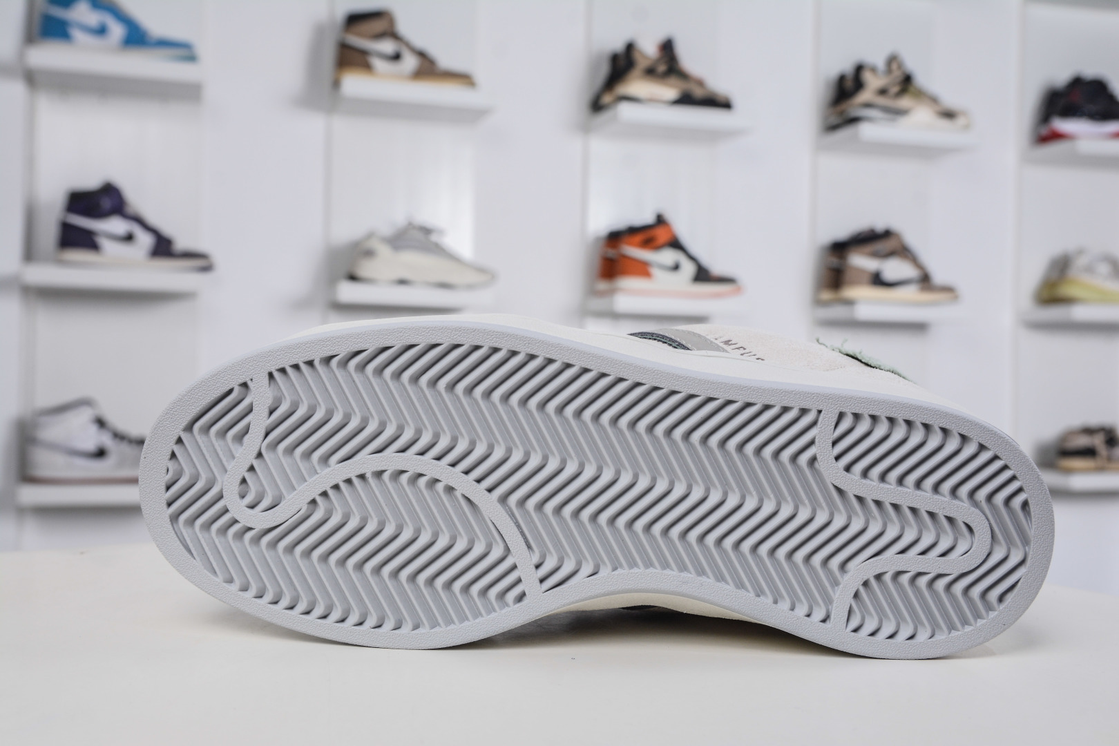 150 Adidas Originals Campus 00s 百搭单品学院系列面包风经典复古低帮百搭休闲运动板鞋 JR0106