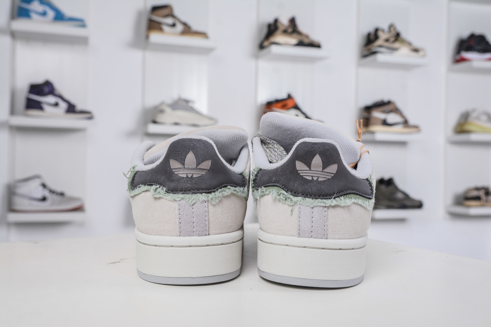 150 Adidas Originals Campus 00s 百搭单品学院系列面包风经典复古低帮百搭休闲运动板鞋 JR0106