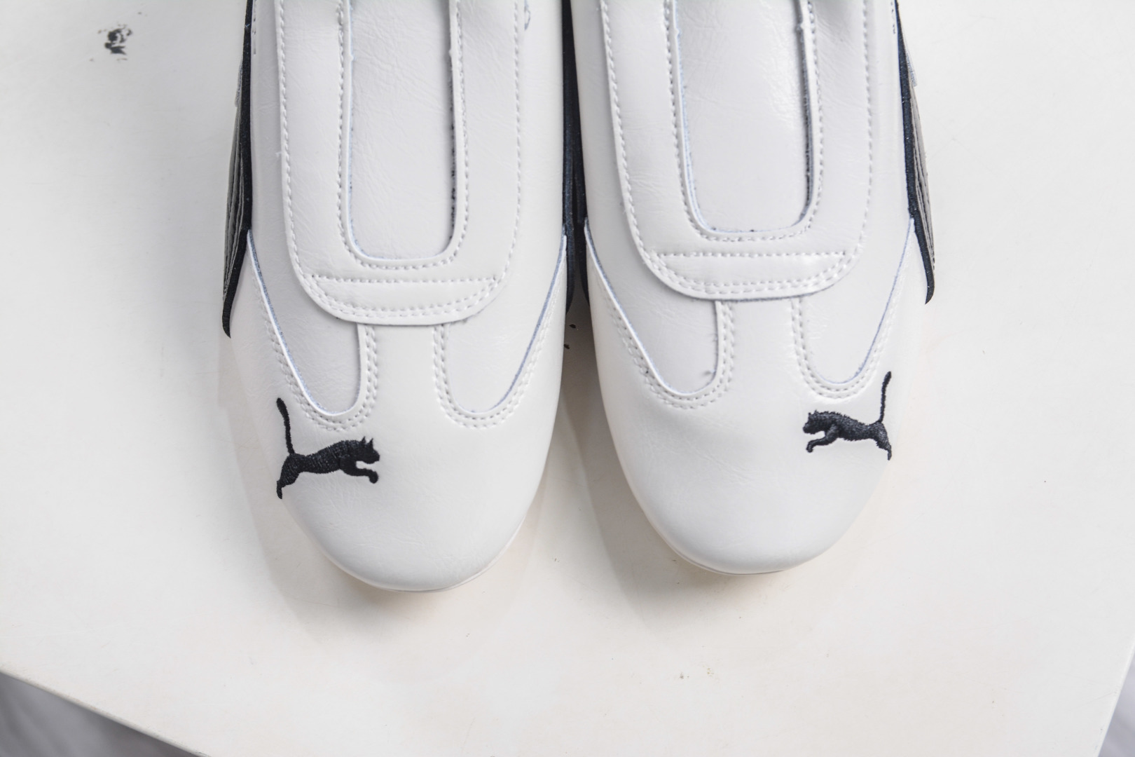 200 巴黎世家和PUMA联名的Speedcat运动鞋 灵感来自赛车鞋 406515-02