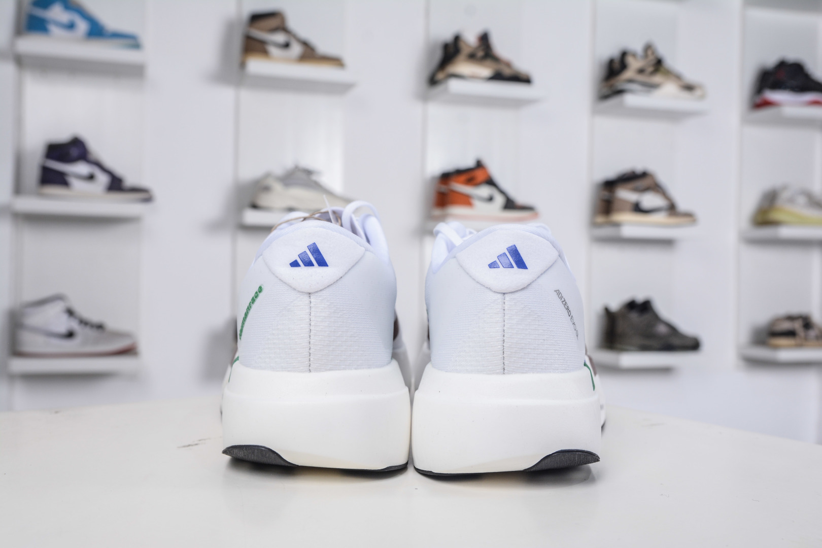 230 AD Adizero EVO SL 马拉松竞速专业跑鞋 CELERMESH针织网面非常轻薄 KI3393