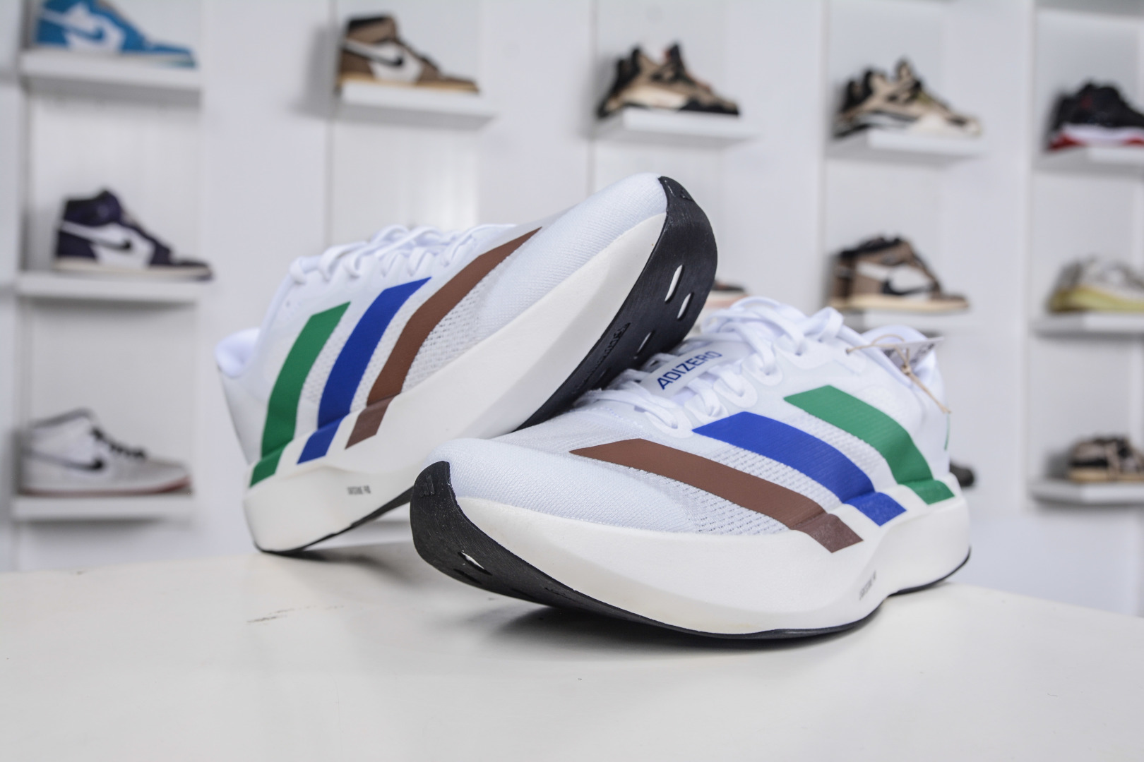 230 AD Adizero EVO SL 马拉松竞速专业跑鞋 CELERMESH针织网面非常轻薄 KI3393