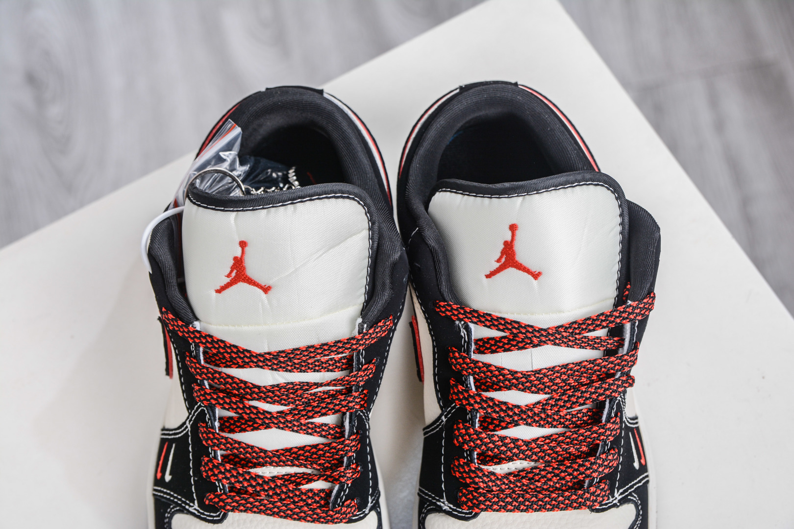 270 Air Jordan 1 Retro Low x Supreme SUP联名-米黑红 QJ2025-002