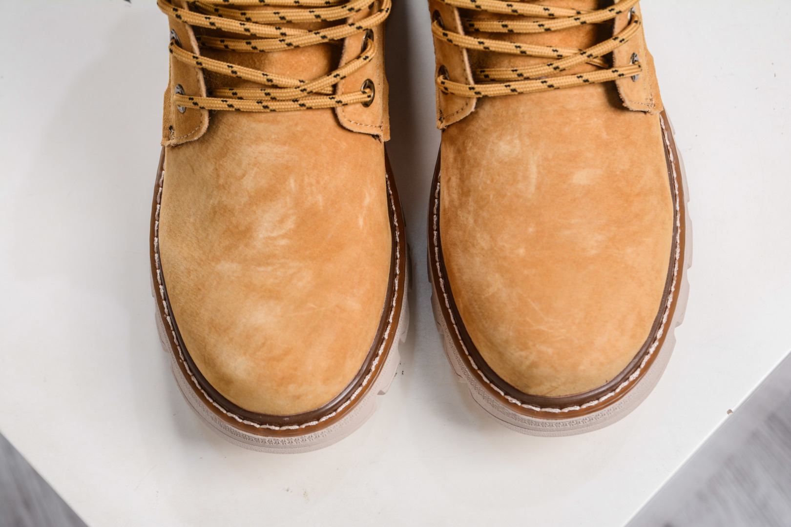 280 UGG Tasman Weather Hybrid 塔斯曼混合系列中帮轻量休闲马丁靴