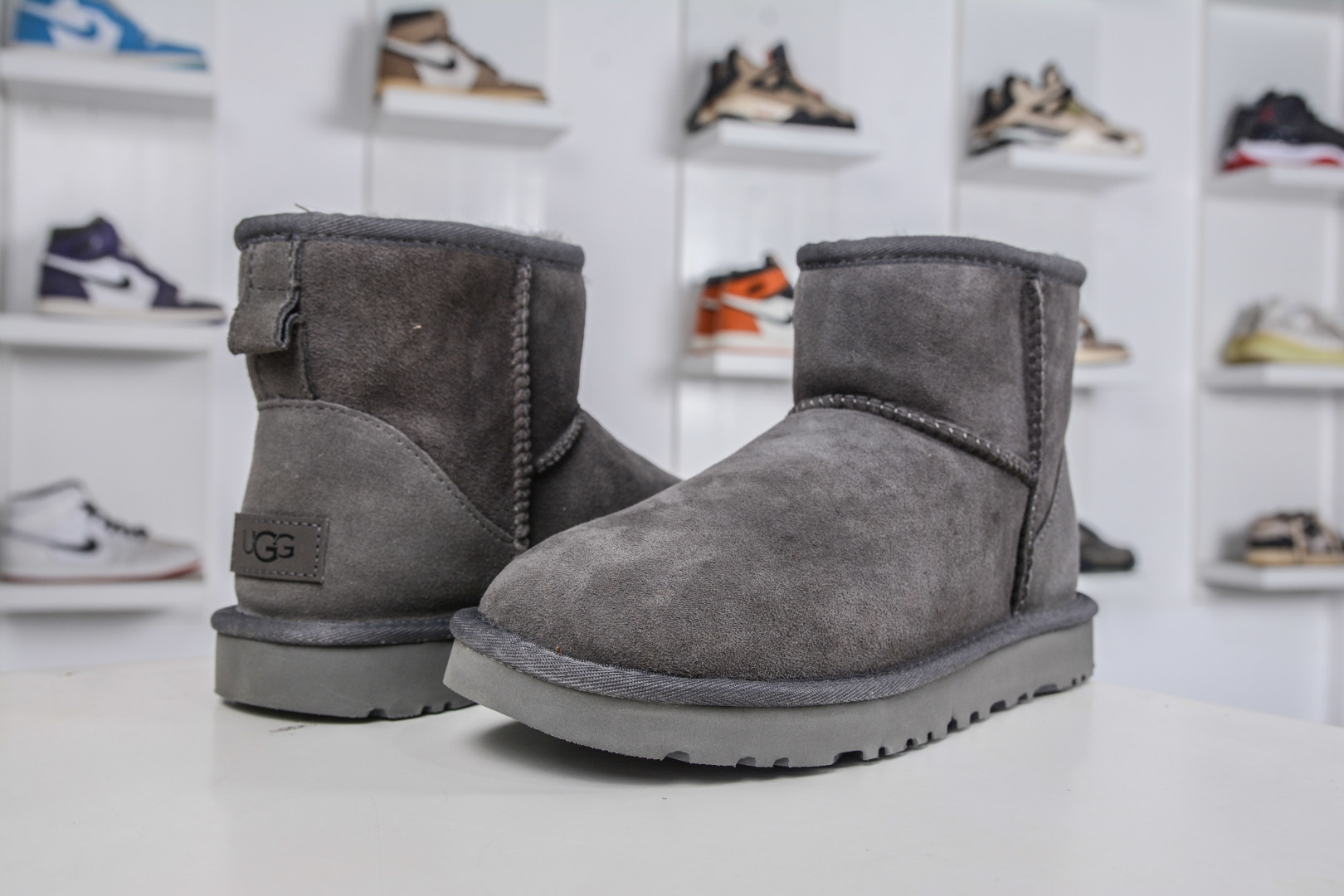 210 UGG CLASSIC MINI II 灰色 中筒薄底保暖雪地靴羊毛一体迷你短靴 1016222-GREY