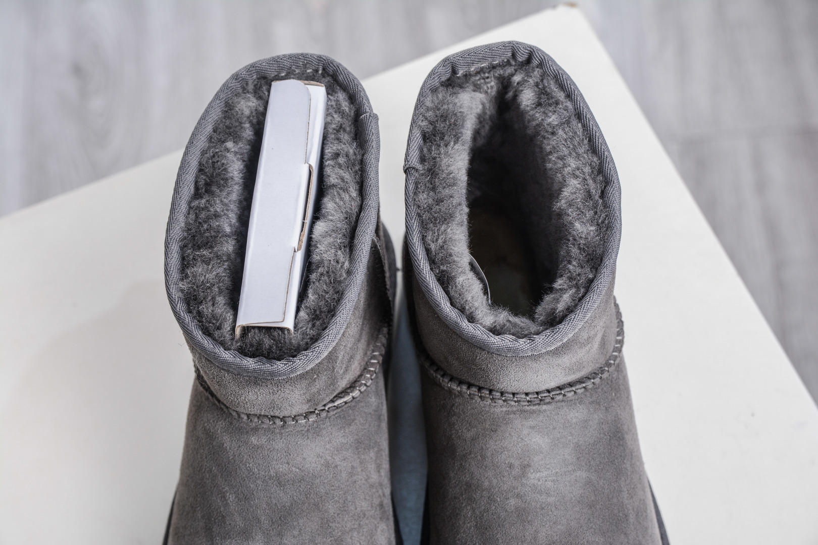 210 UGG CLASSIC MINI II 灰色 中筒薄底保暖雪地靴羊毛一体迷你短靴 1016222-GREY