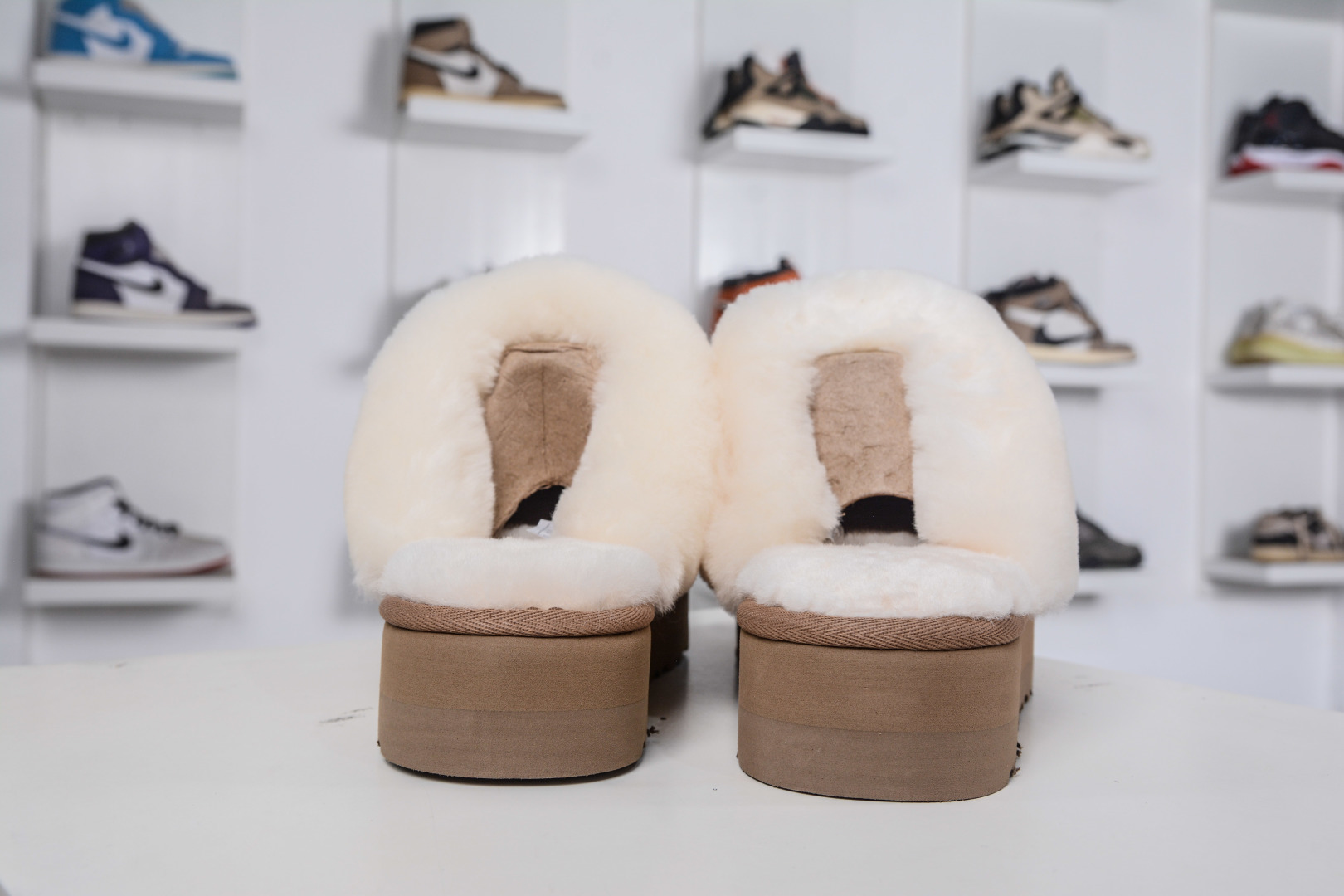 210 UGG 星拖厚底 栗色 秋冬羊皮毛一体雪地靴 1122550-CHE