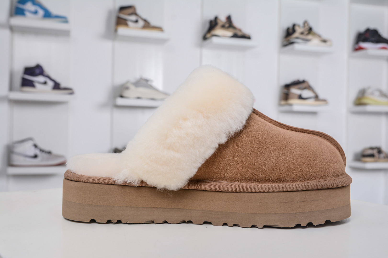 210 UGG 星拖厚底 栗色 秋冬羊皮毛一体雪地靴 1122550-CHE