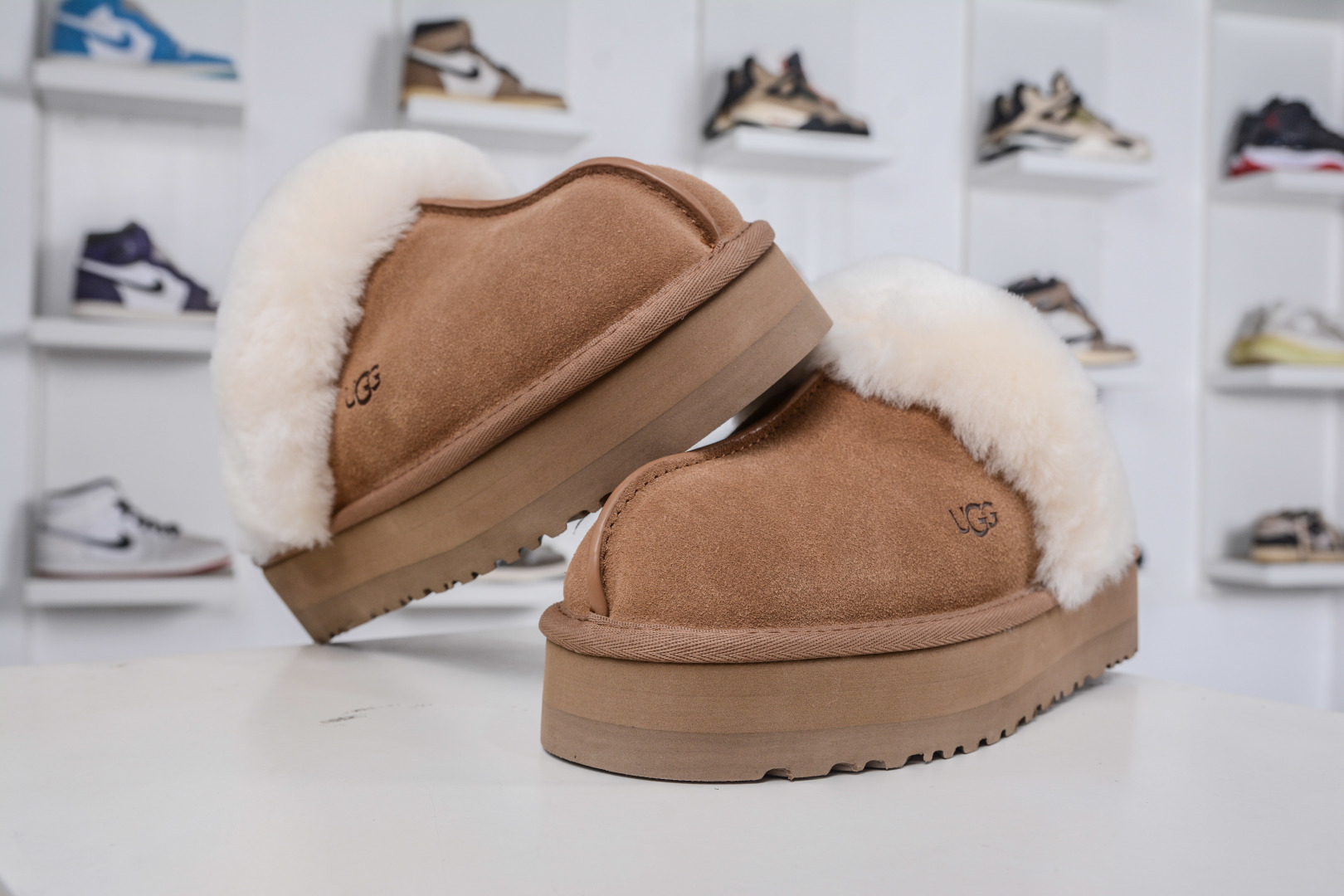 210 UGG 星拖厚底 栗色 秋冬羊皮毛一体雪地靴 1122550-CHE