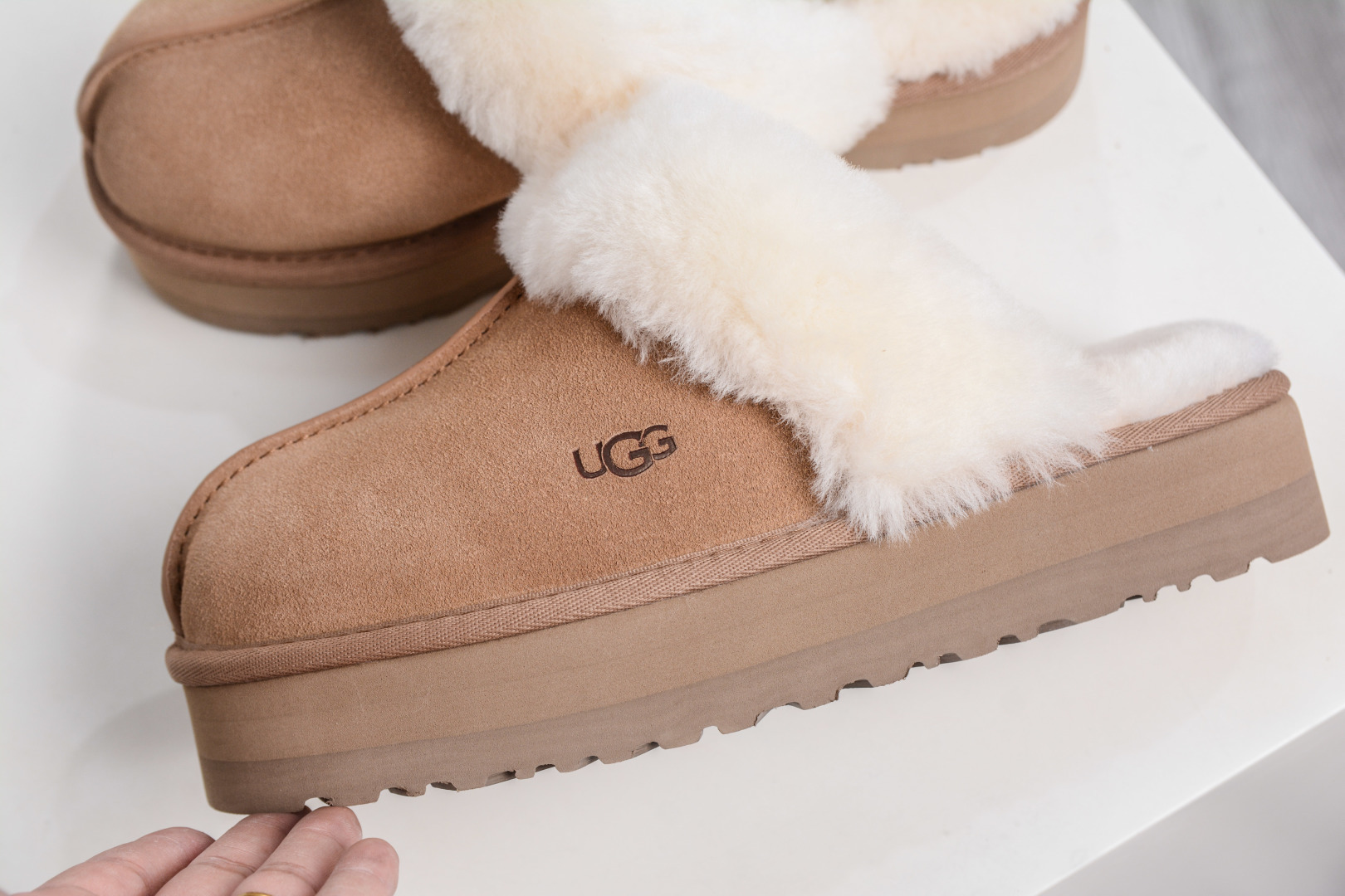 210 UGG 星拖厚底 栗色 秋冬羊皮毛一体雪地靴 1122550-CHE