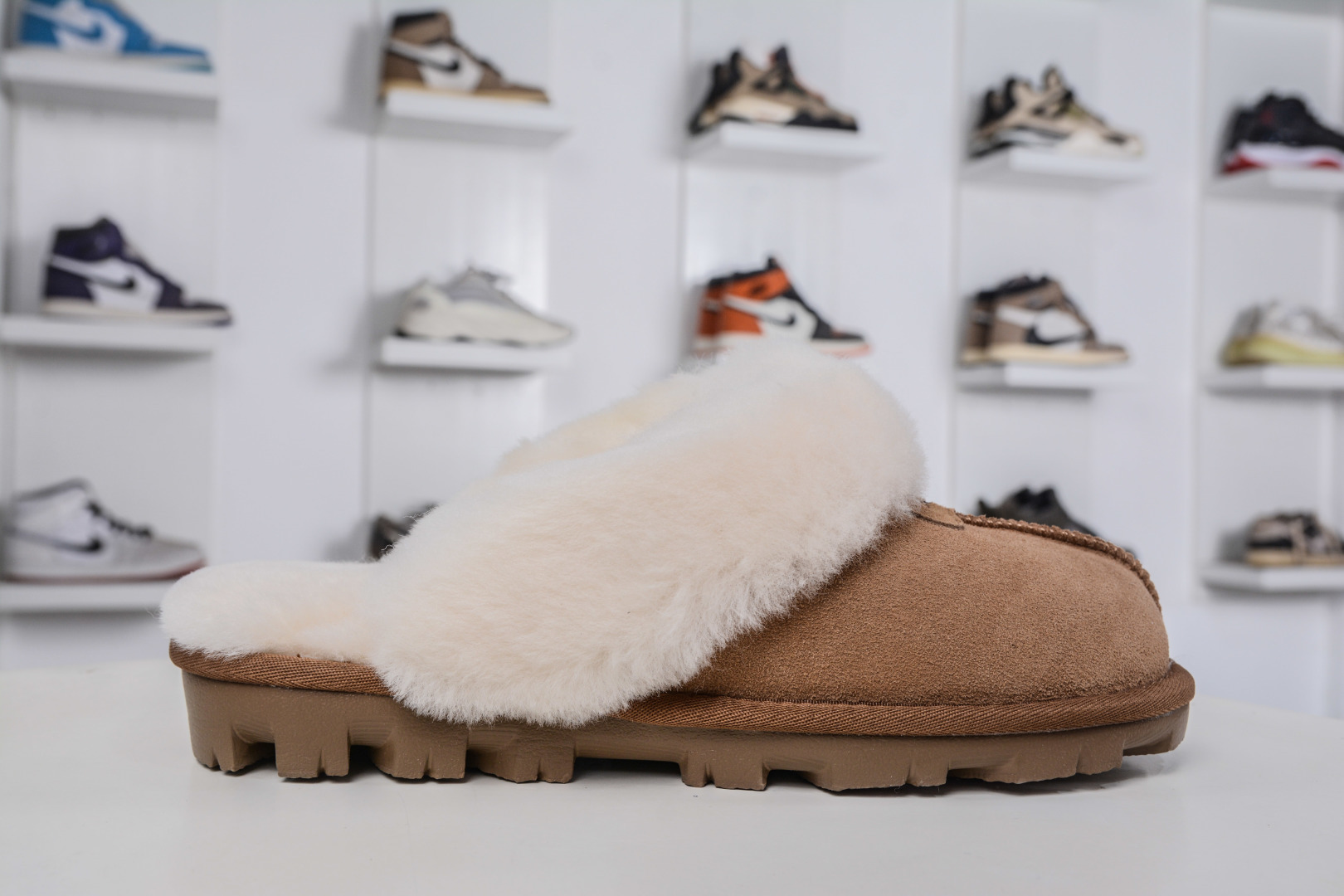 210 价格更正 UGG 星拖鞋薄底 栗色 秋冬羊皮毛一体雪地靴 1015125-CHE