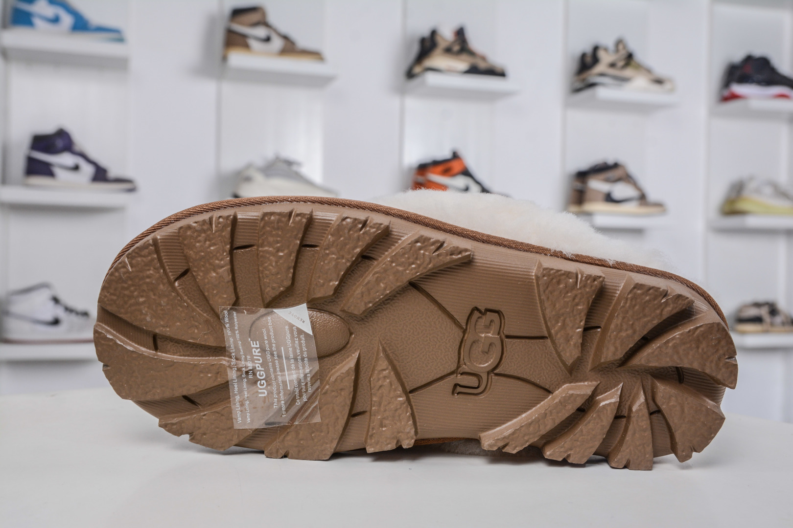 210 价格更正 UGG 星拖鞋薄底 栗色 秋冬羊皮毛一体雪地靴 1015125-CHE