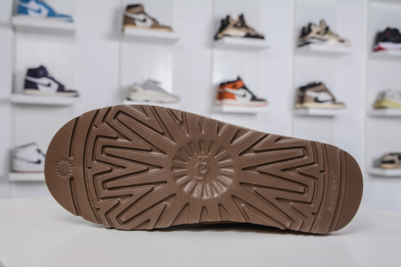 210 UGG CLASSIC MINI II 棕色 中筒薄底保暖雪地靴羊毛一体迷你短靴 1016222-ALP