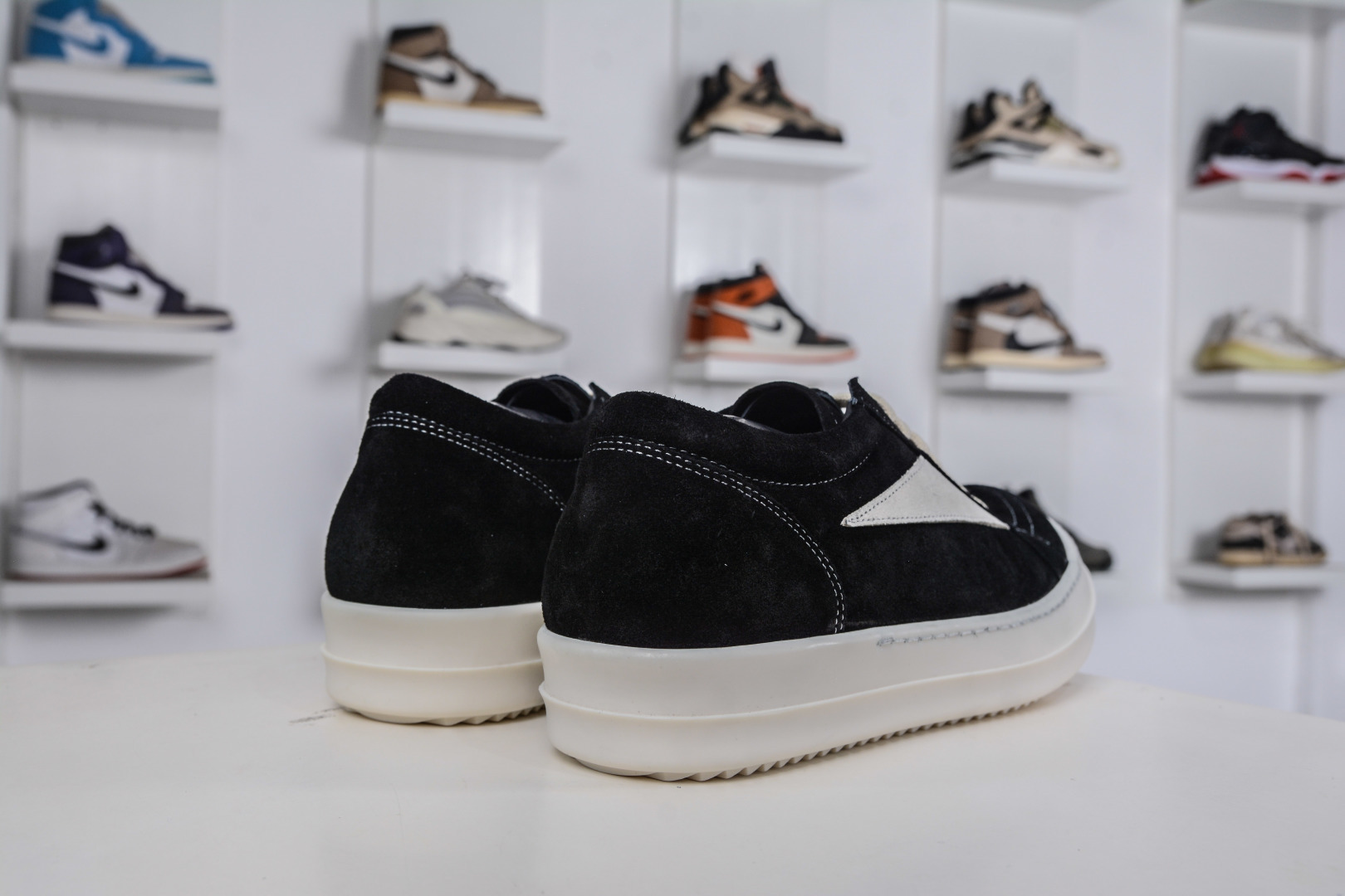 450 M版纯原 全新出货 Rick Owens Edfu 瑞克·欧文斯低帮麂皮面时尚运动板鞋 黑白麂皮