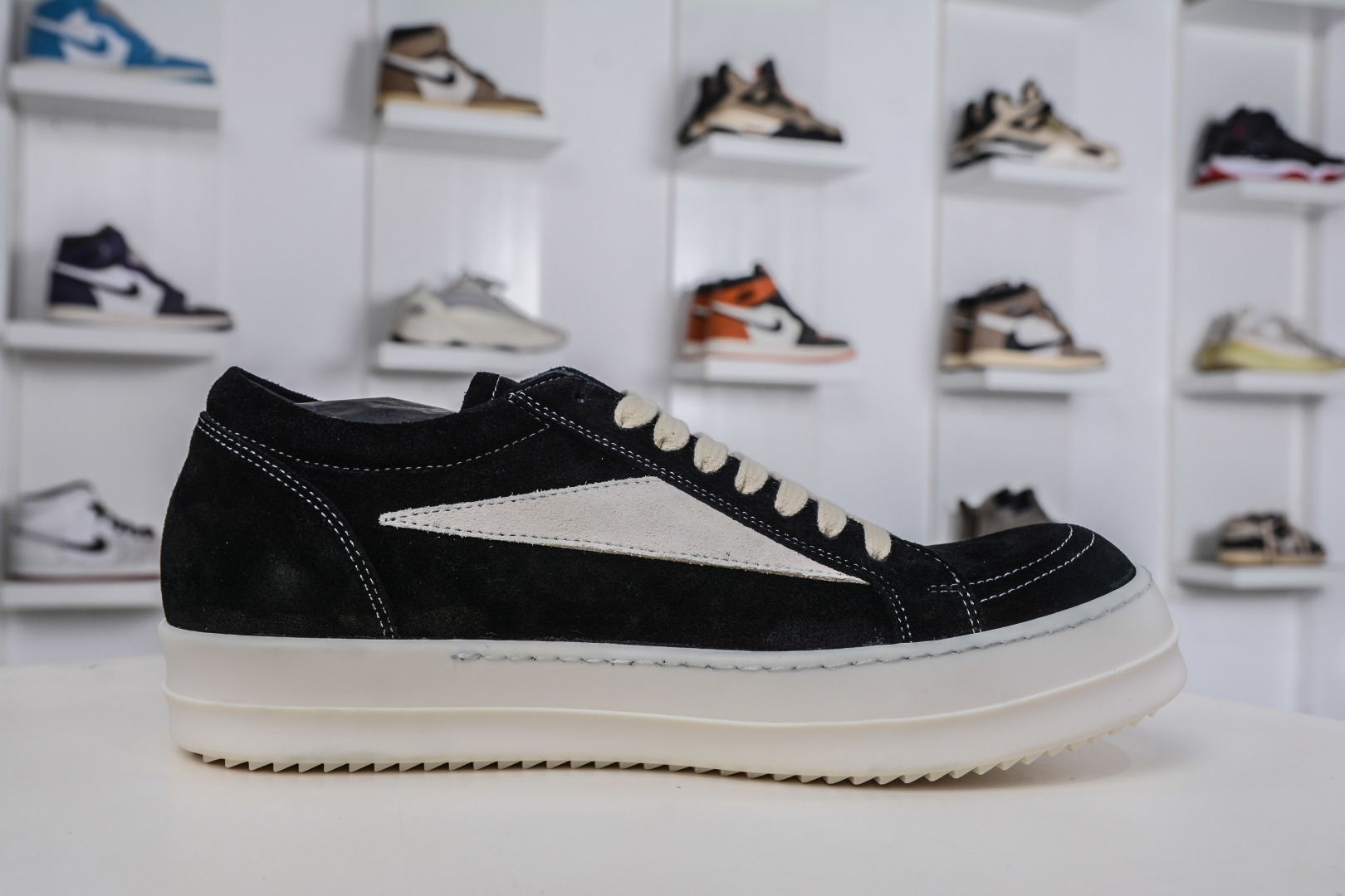 450 M版纯原 全新出货 Rick Owens Edfu 瑞克·欧文斯低帮麂皮面时尚运动板鞋 黑白麂皮