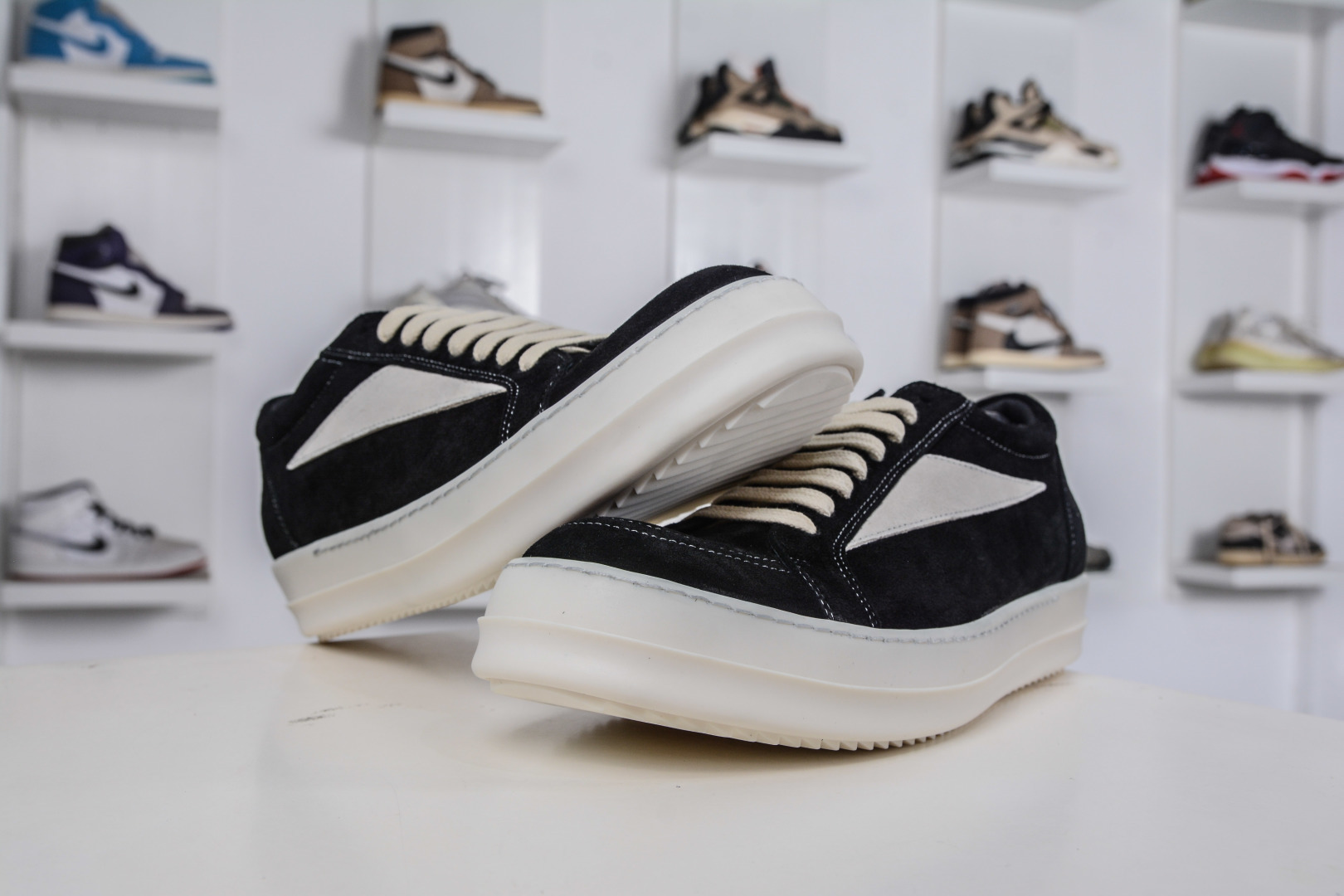 450 M版纯原 全新出货 Rick Owens Edfu 瑞克·欧文斯低帮麂皮面时尚运动板鞋 黑白麂皮