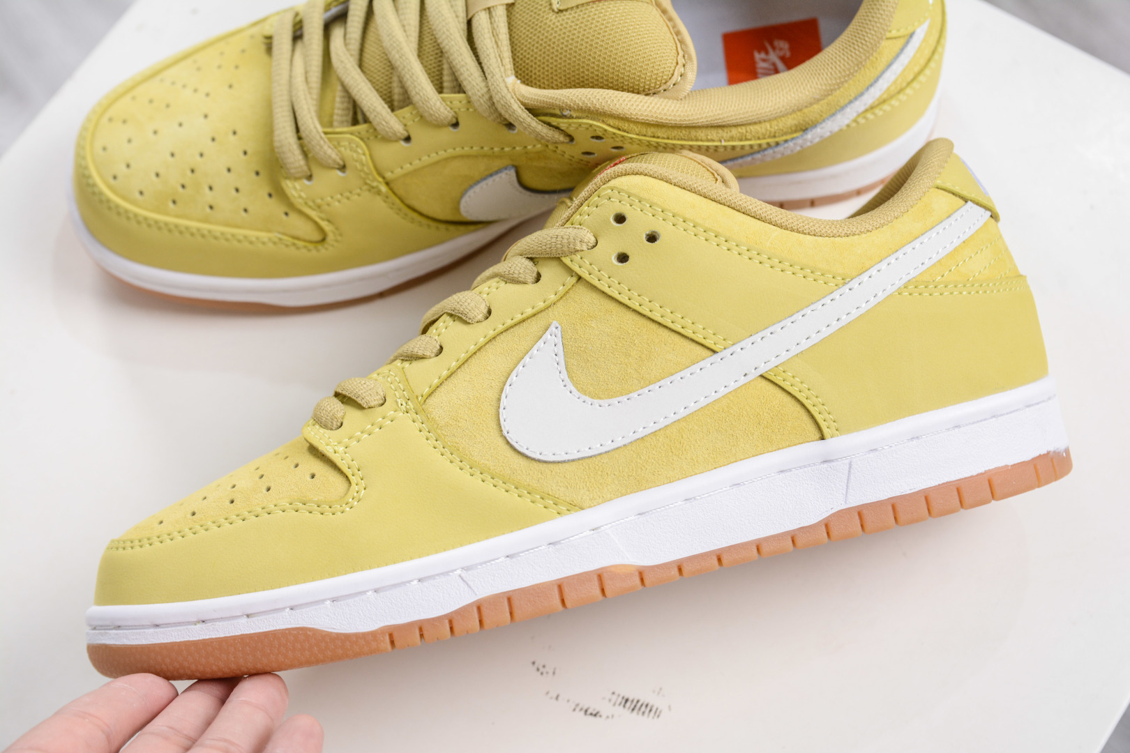 200 Nike Dunk SB LOW PRO 黄白生胶 FJ1674-700