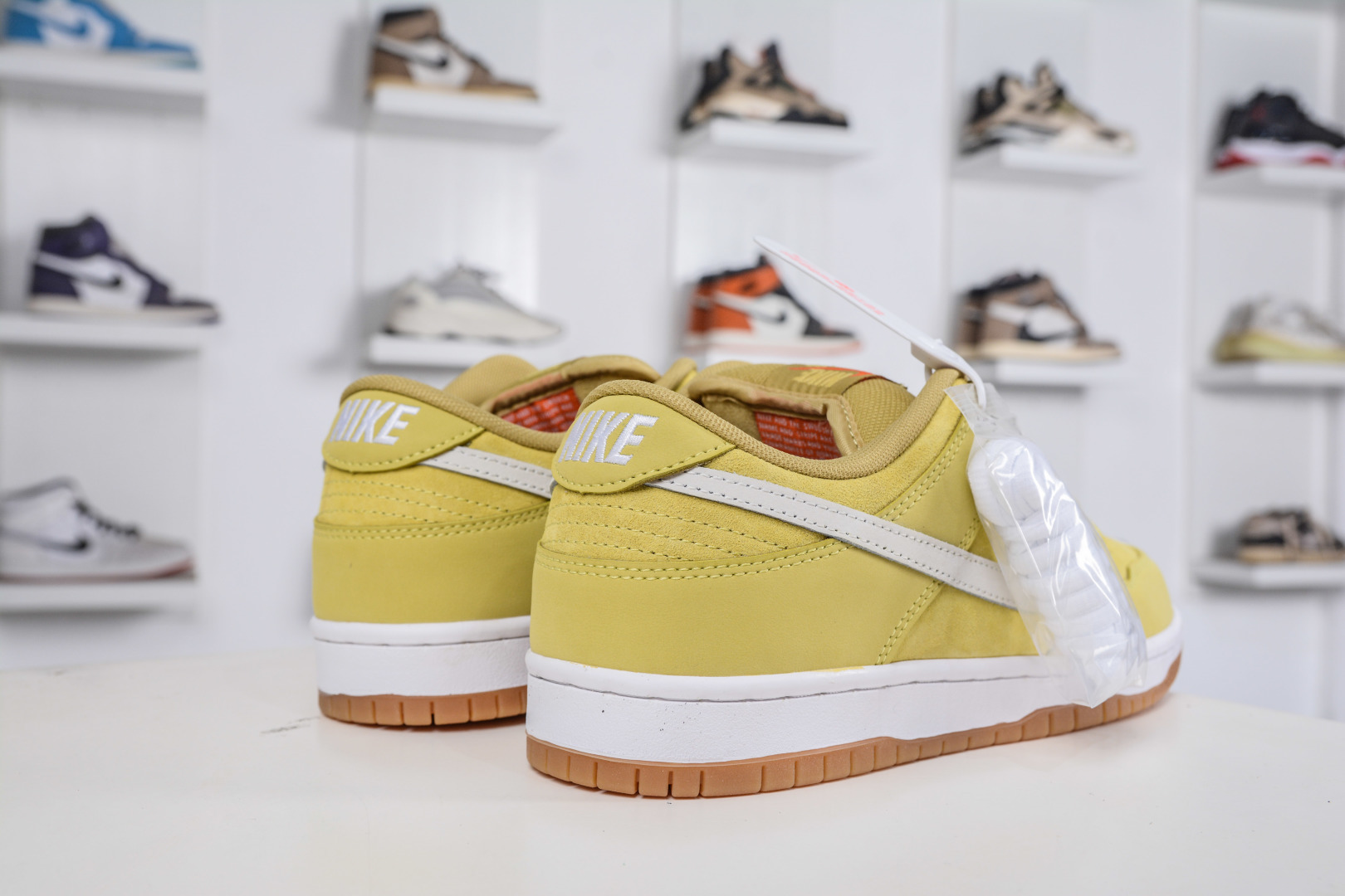 200 Nike Dunk SB LOW PRO 黄白生胶 FJ1674-700