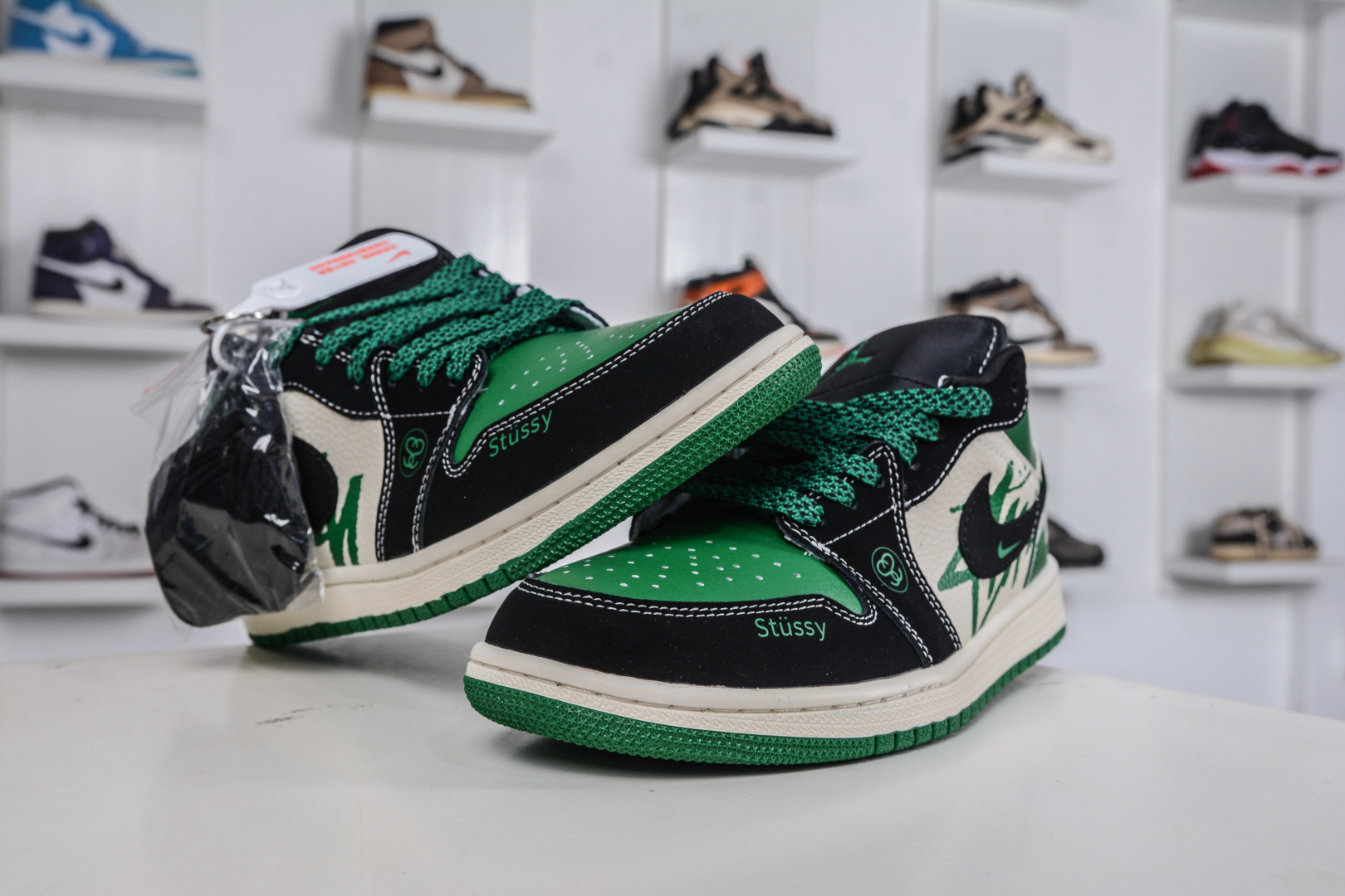 270 Air Jordan 1 Retro Low x Stussy 斯图西联名-黑白绿 QJ1988-004