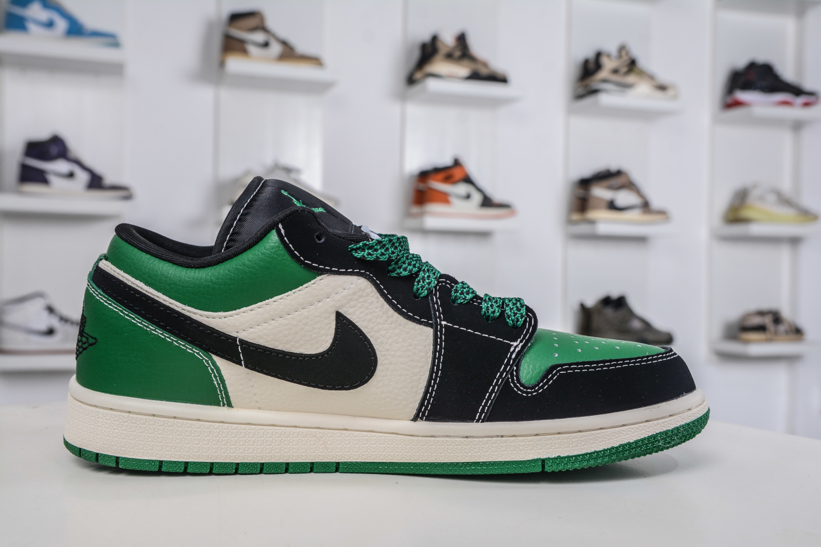 270 Air Jordan 1 Retro Low x Stussy 斯图西联名-黑白绿 QJ1988-004